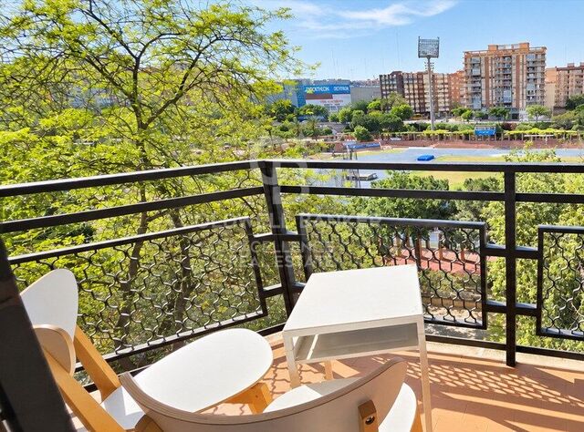 Investition mit sofortiger Rendite: 150 m² große Wohnung mit Blick auf das Turia-Flussbett