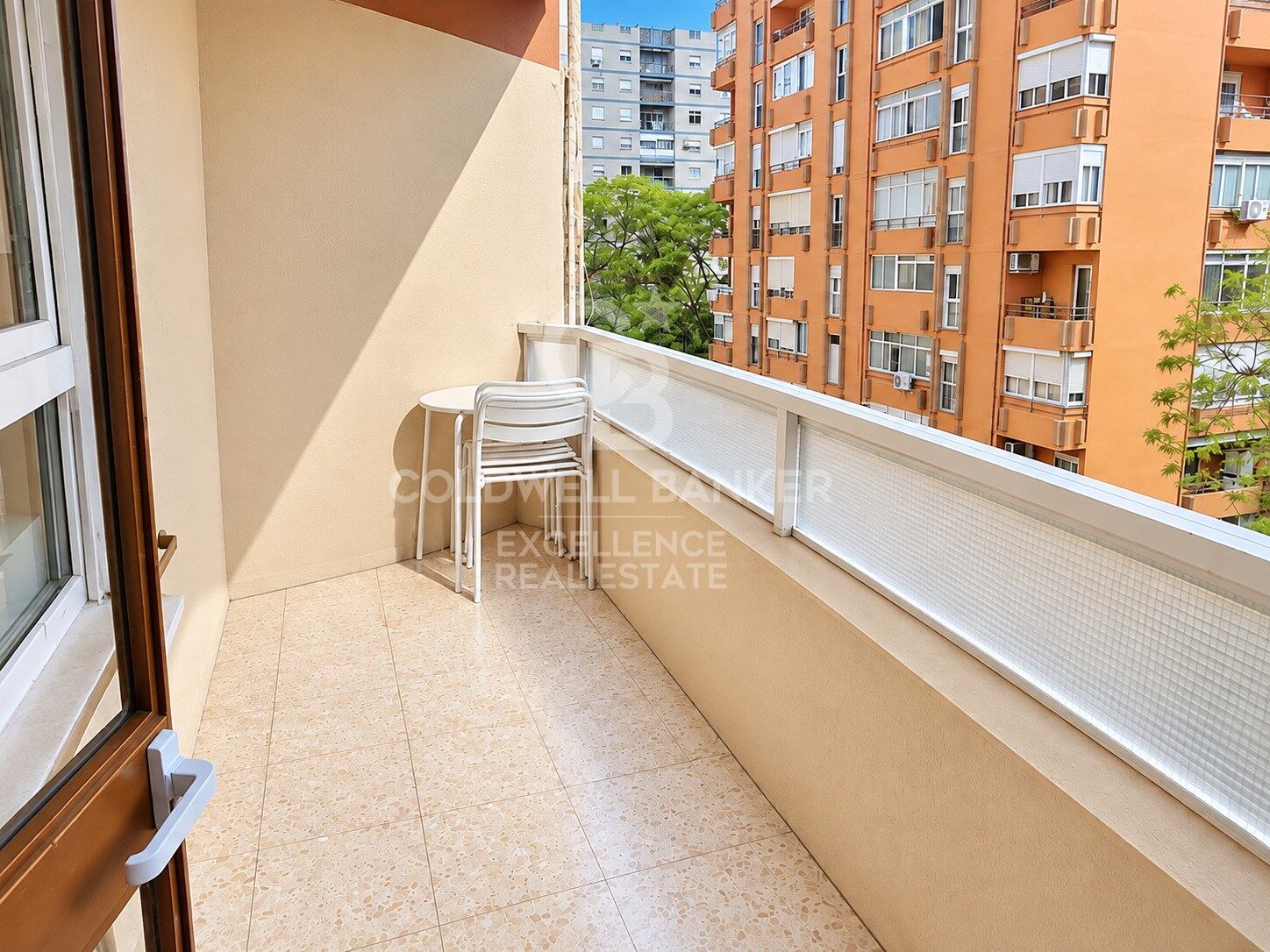 Investment with immediate return: 5-bedroom flat next to universities