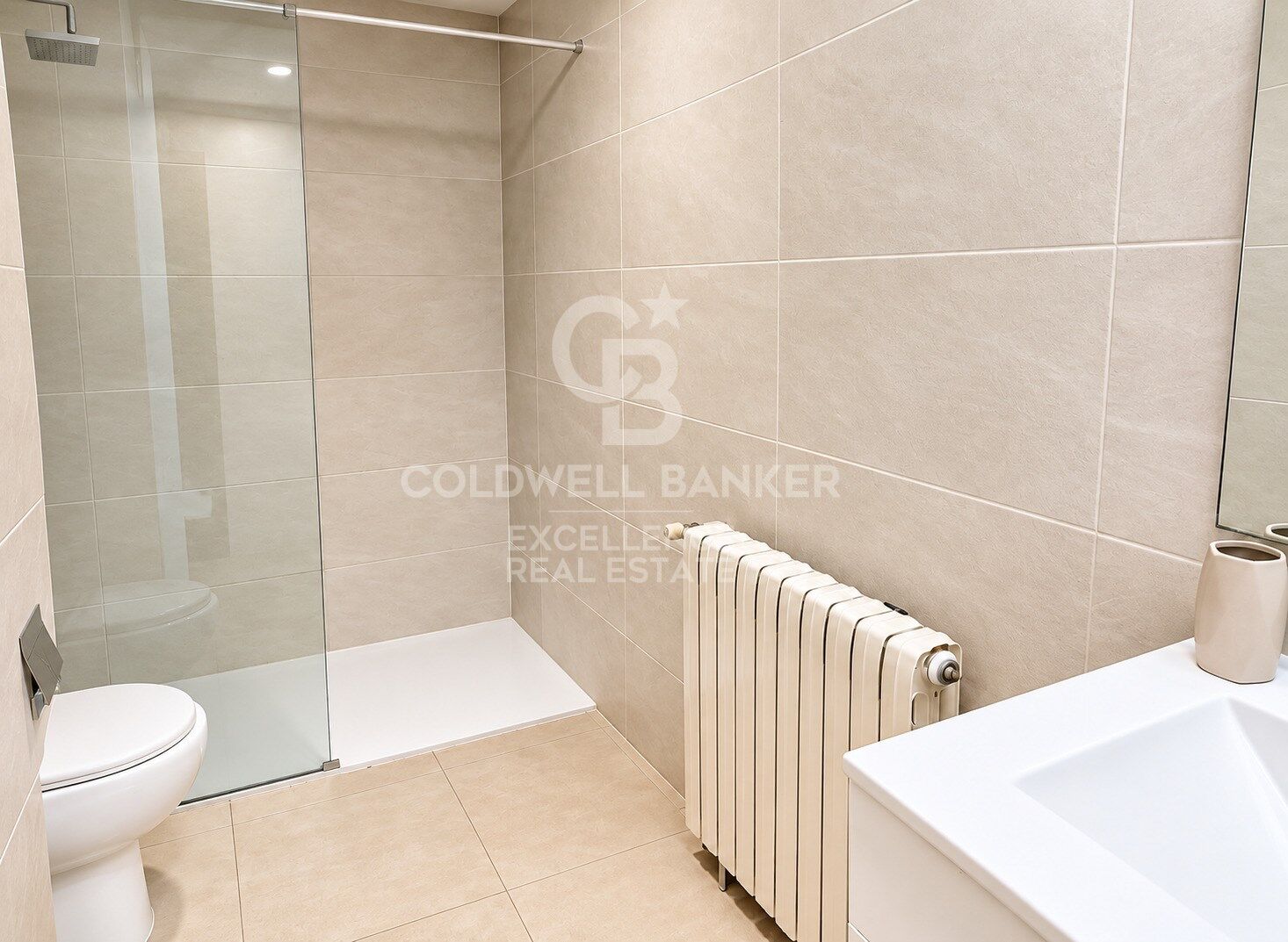 Investment with immediate return: 5-bedroom flat next to universities