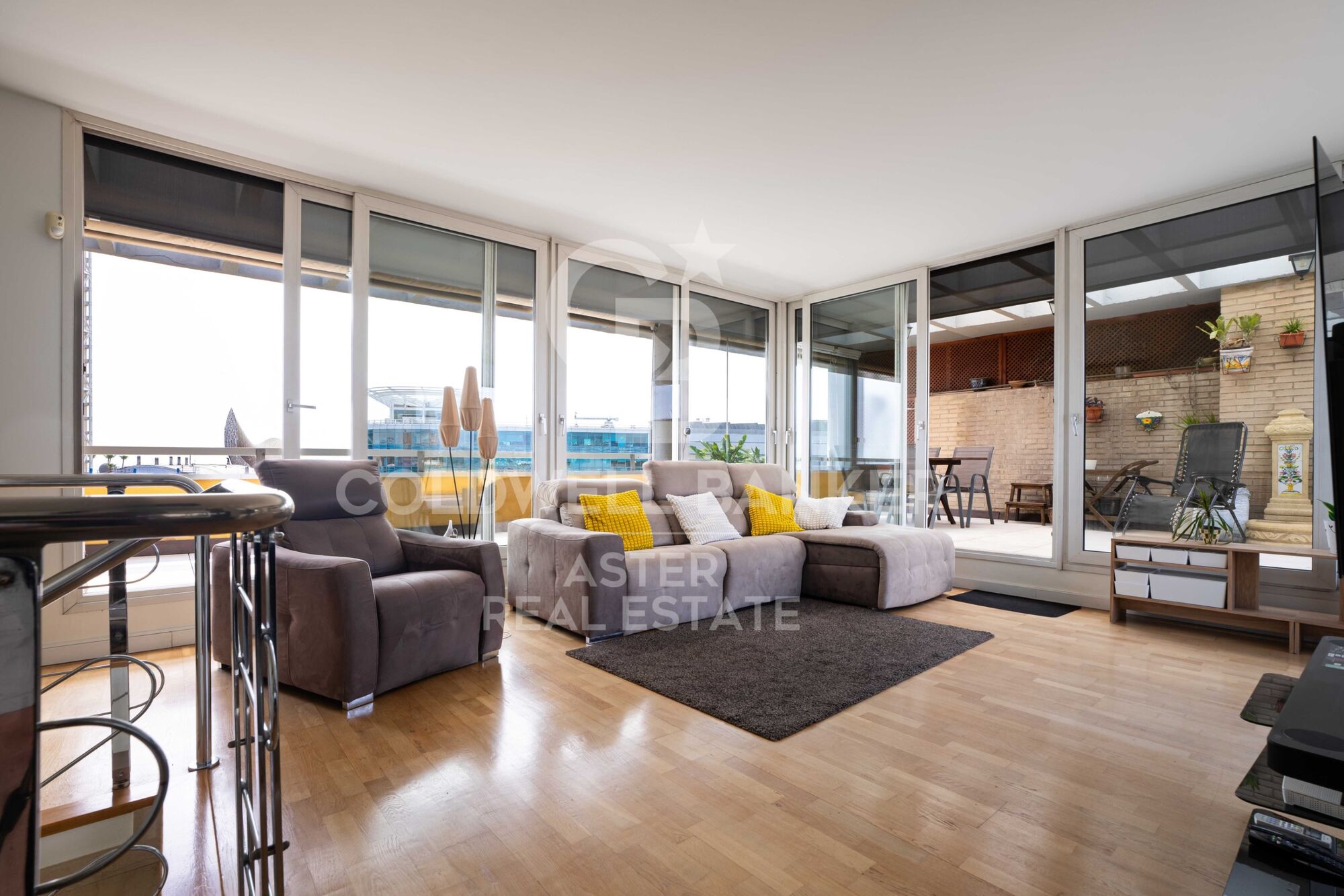 Duplex penthouse with terrace and sea views, Vila Olímpica