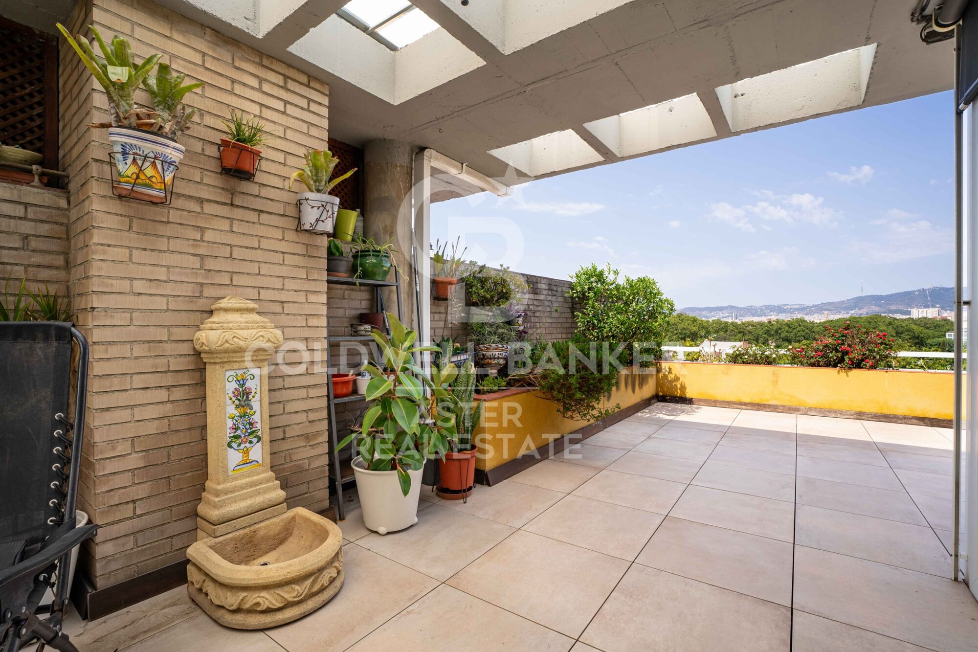 Duplex penthouse with terrace and sea views, Vila Olímpica