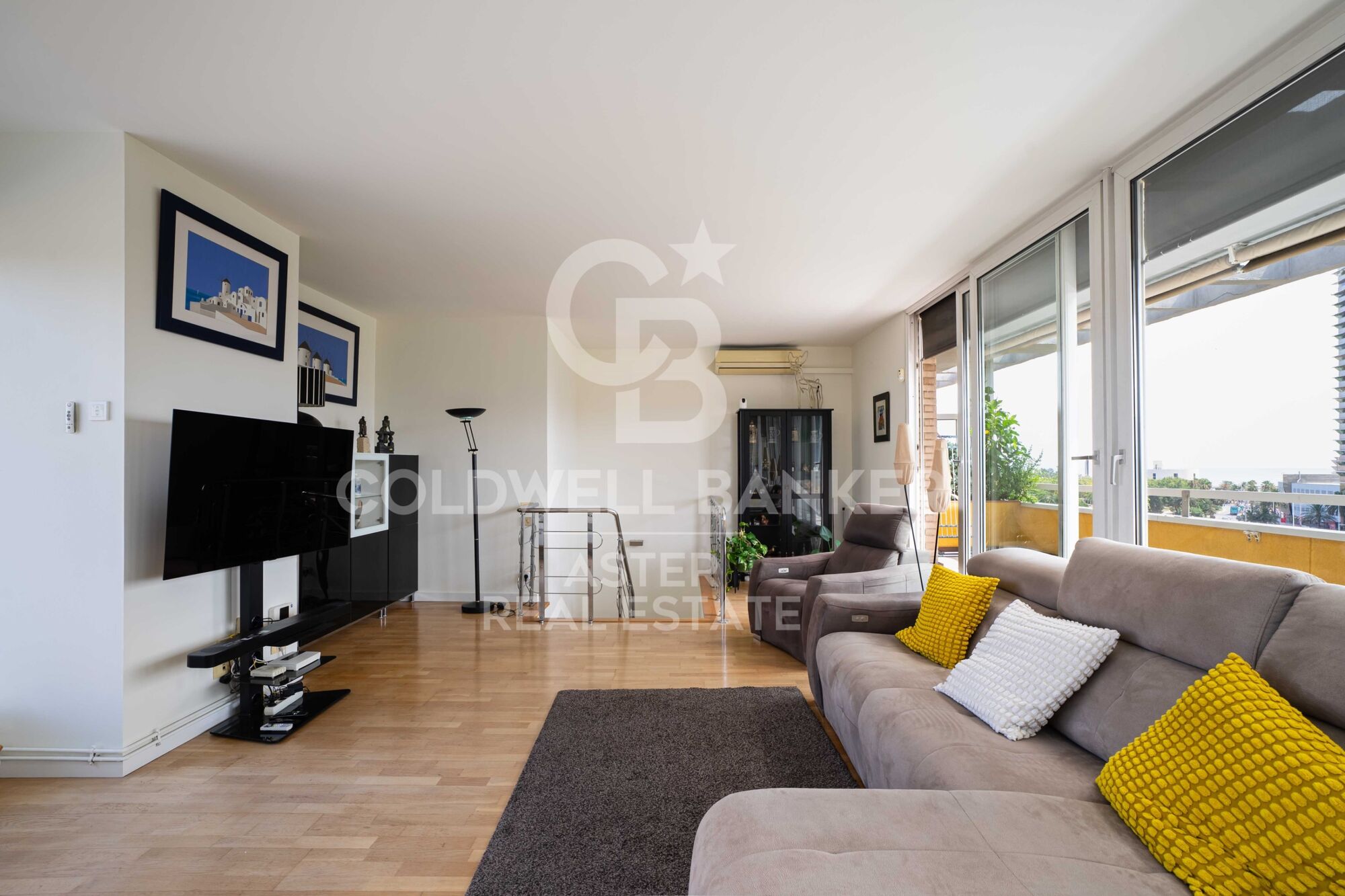 Duplex penthouse with terrace and sea views, Vila Olímpica