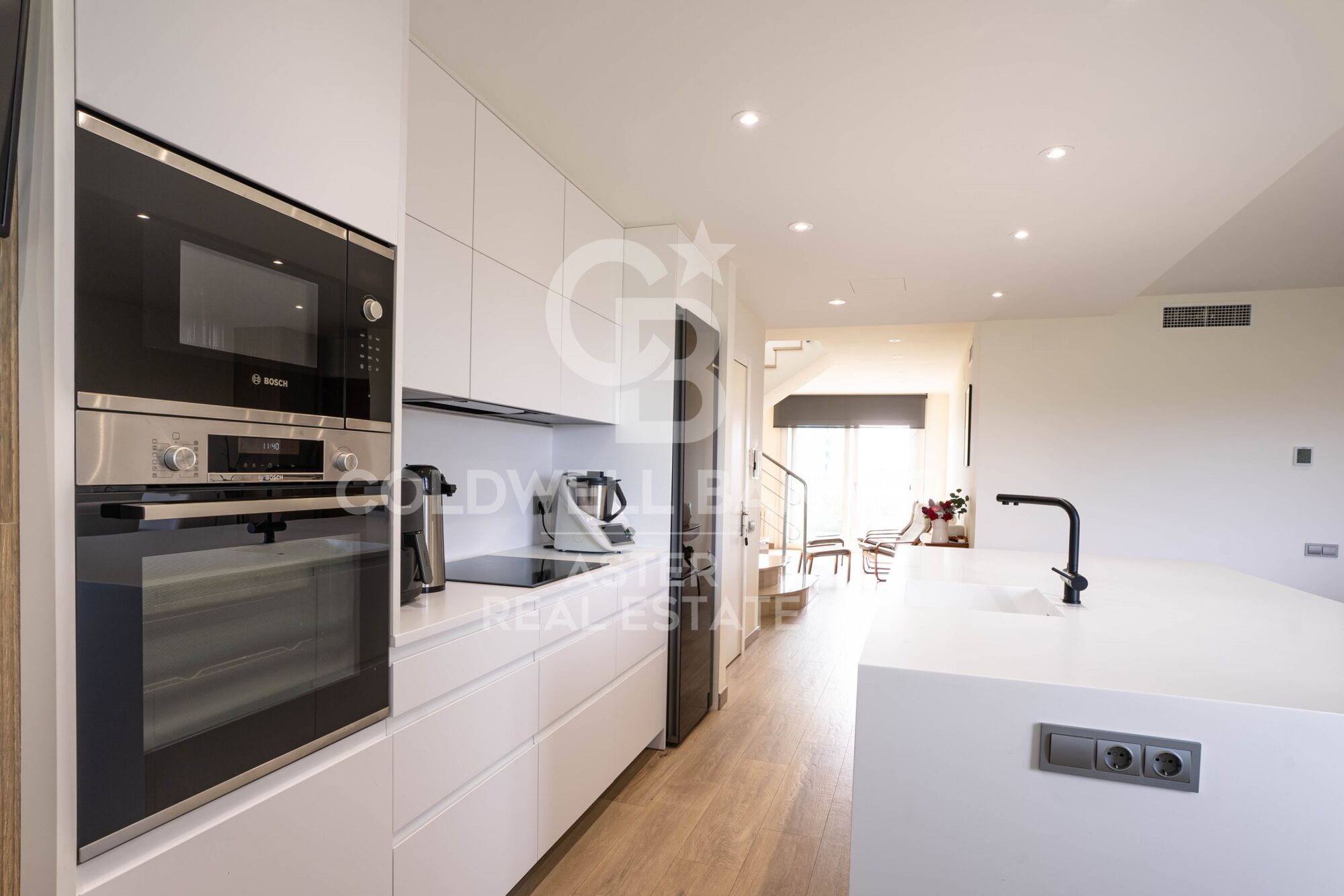 Duplex penthouse with terrace and sea views, Vila Olímpica