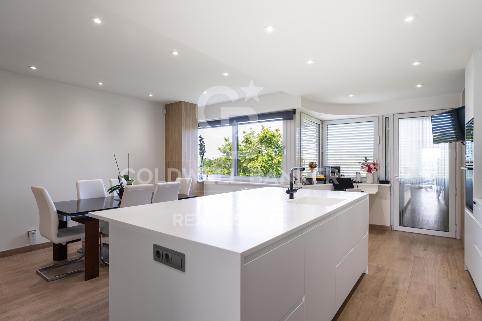 Duplex penthouse with terrace and sea views, Vila Olímpica