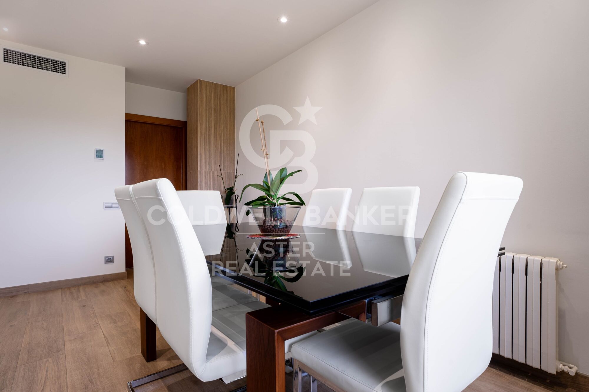 Duplex penthouse with terrace and sea views, Vila Olímpica