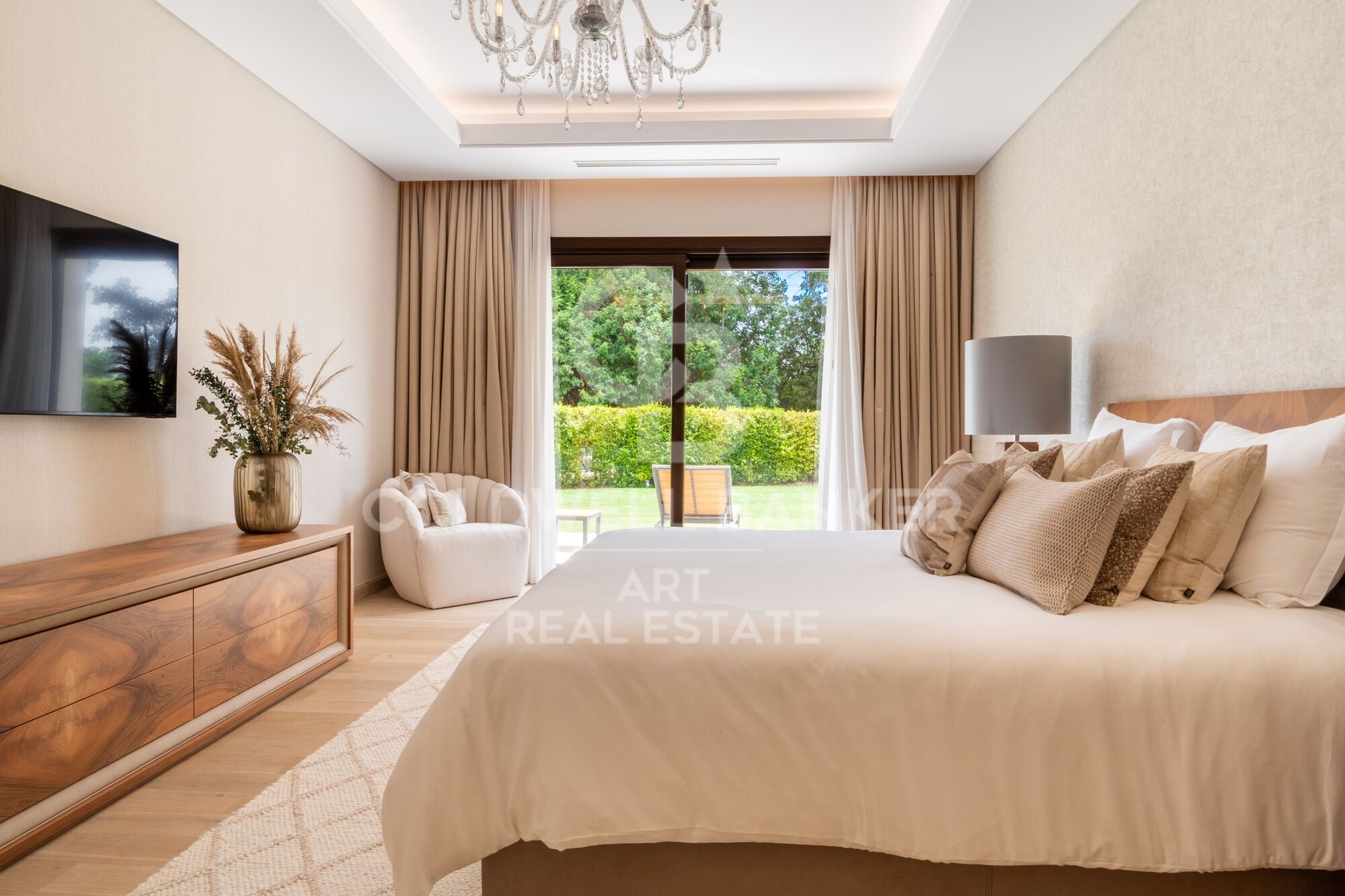 Résidence contemporaine en première ligne de golf avec vue sur la mer à Nueva Andalucía