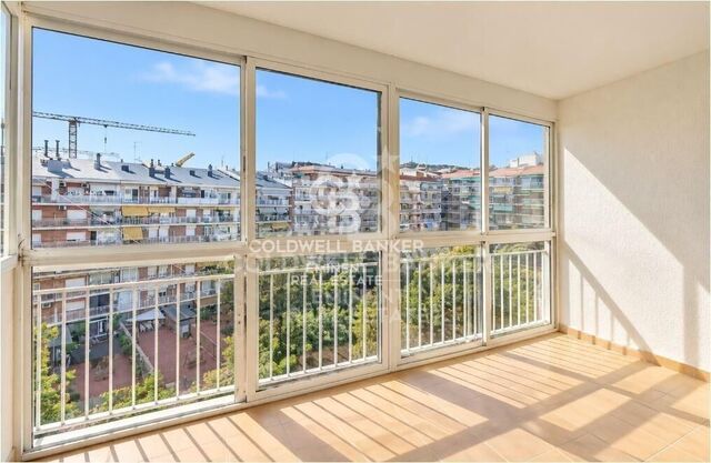 Flat 4 Bedrooms Sale Barcelona
