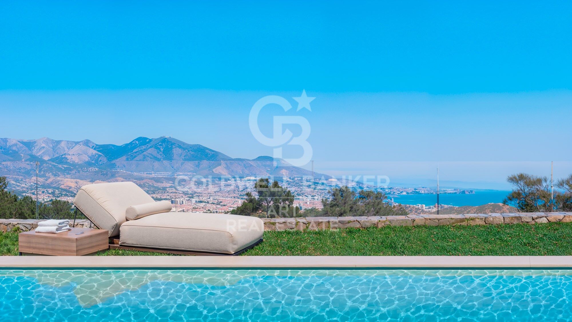 Villas design avec vue sur la mer à El Chaparral, Mijas