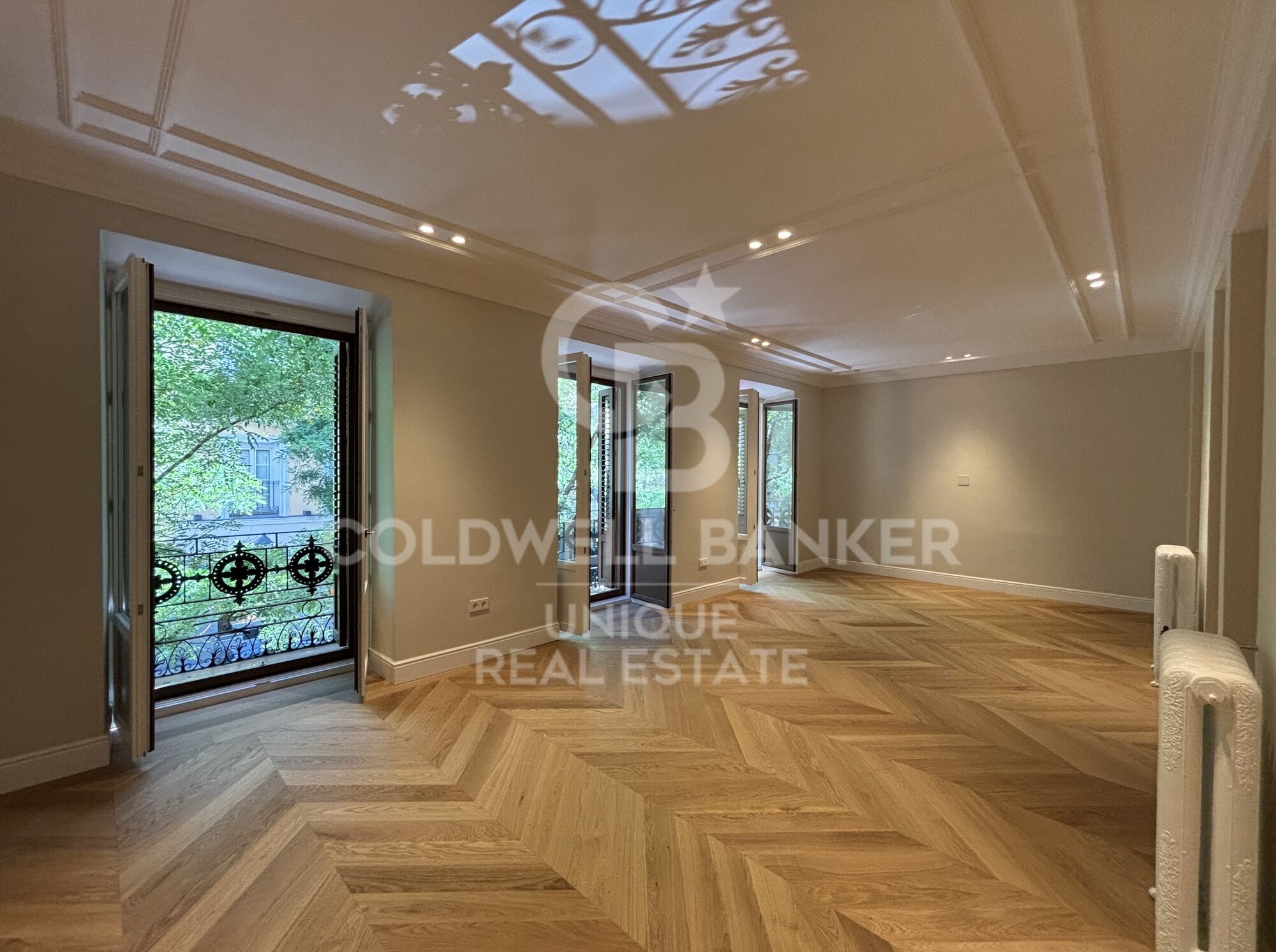 Exclusiva vivienda con terraza y encanto clásico, en Barrio de Salamanca, Madrid