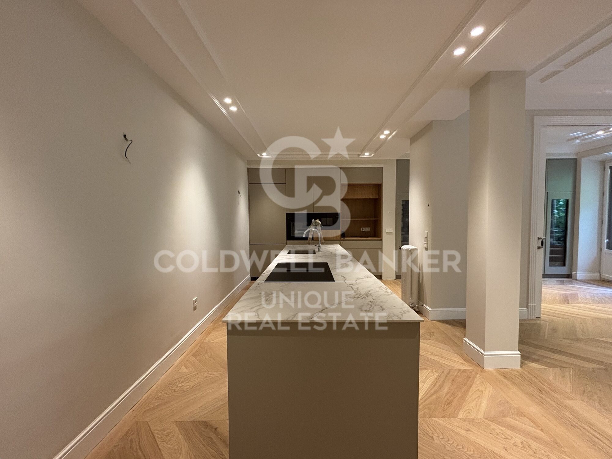 Exclusiva vivienda con terraza y encanto clásico, en Barrio de Salamanca, Madrid