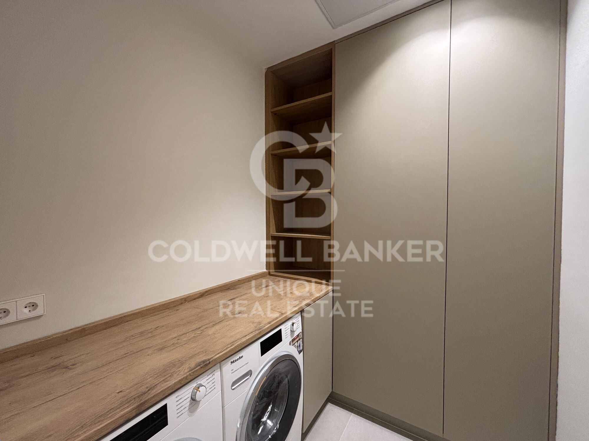 Exclusiva vivienda con terraza y encanto clásico, en Barrio de Salamanca, Madrid