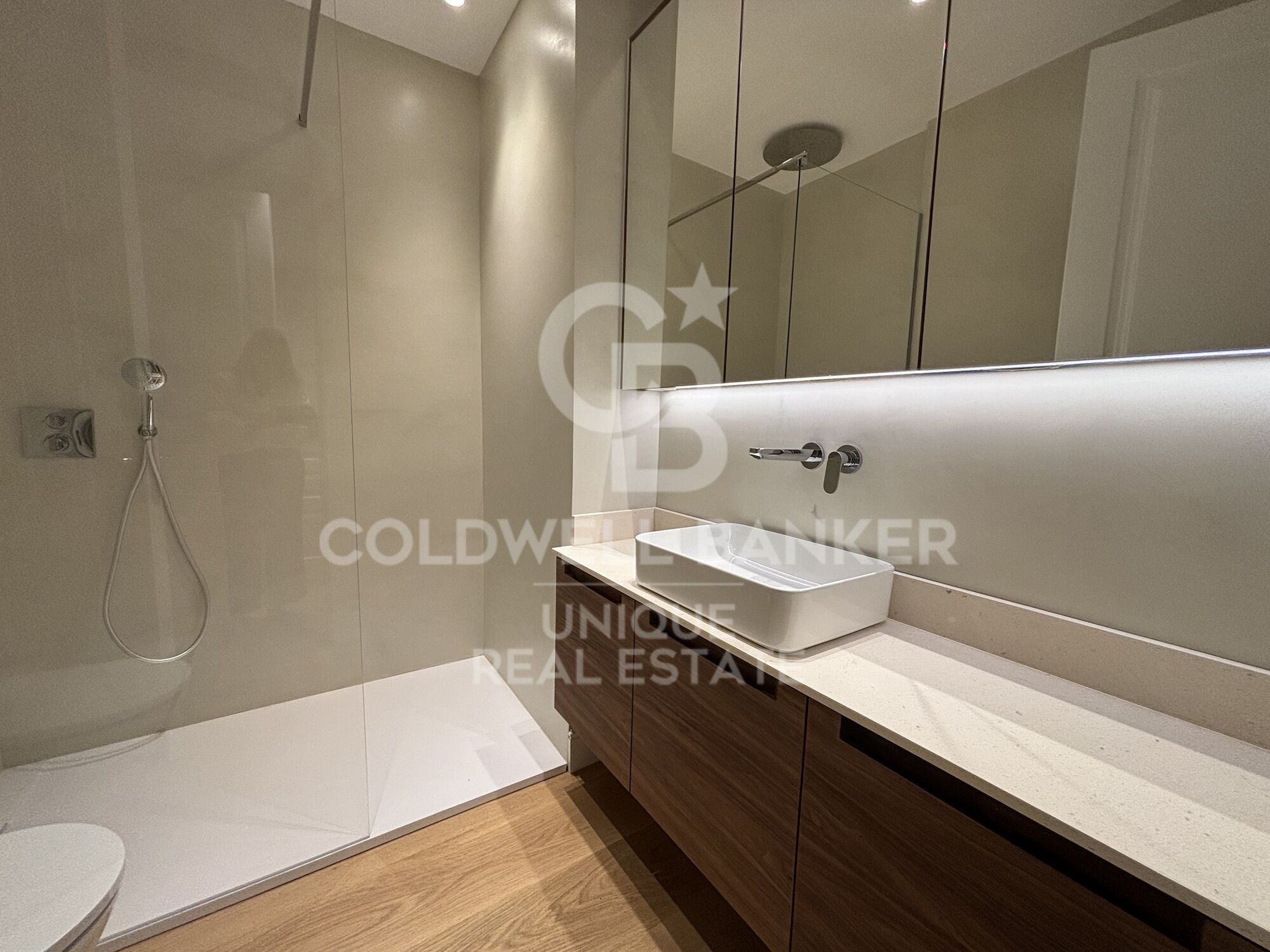 Exclusiva vivienda con terraza y encanto clásico, en Barrio de Salamanca, Madrid