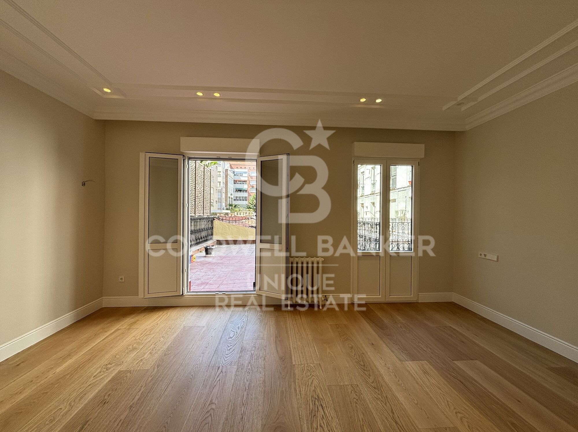 Exclusiva vivienda con terraza y encanto clásico, en Barrio de Salamanca, Madrid