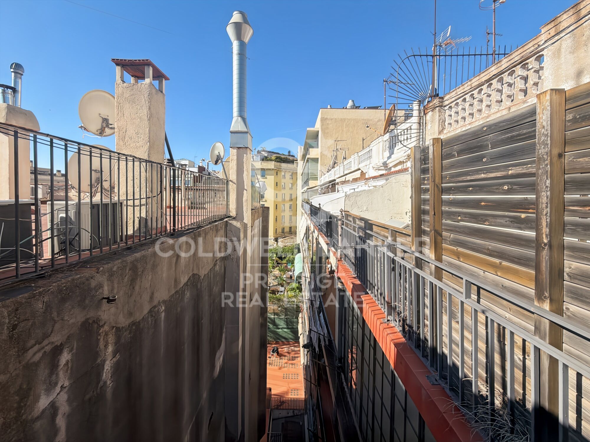 Exklusives 260 m² großes Grundstück mit zwei Kataster-Referenznummern direkt an der Plaça Tetuan