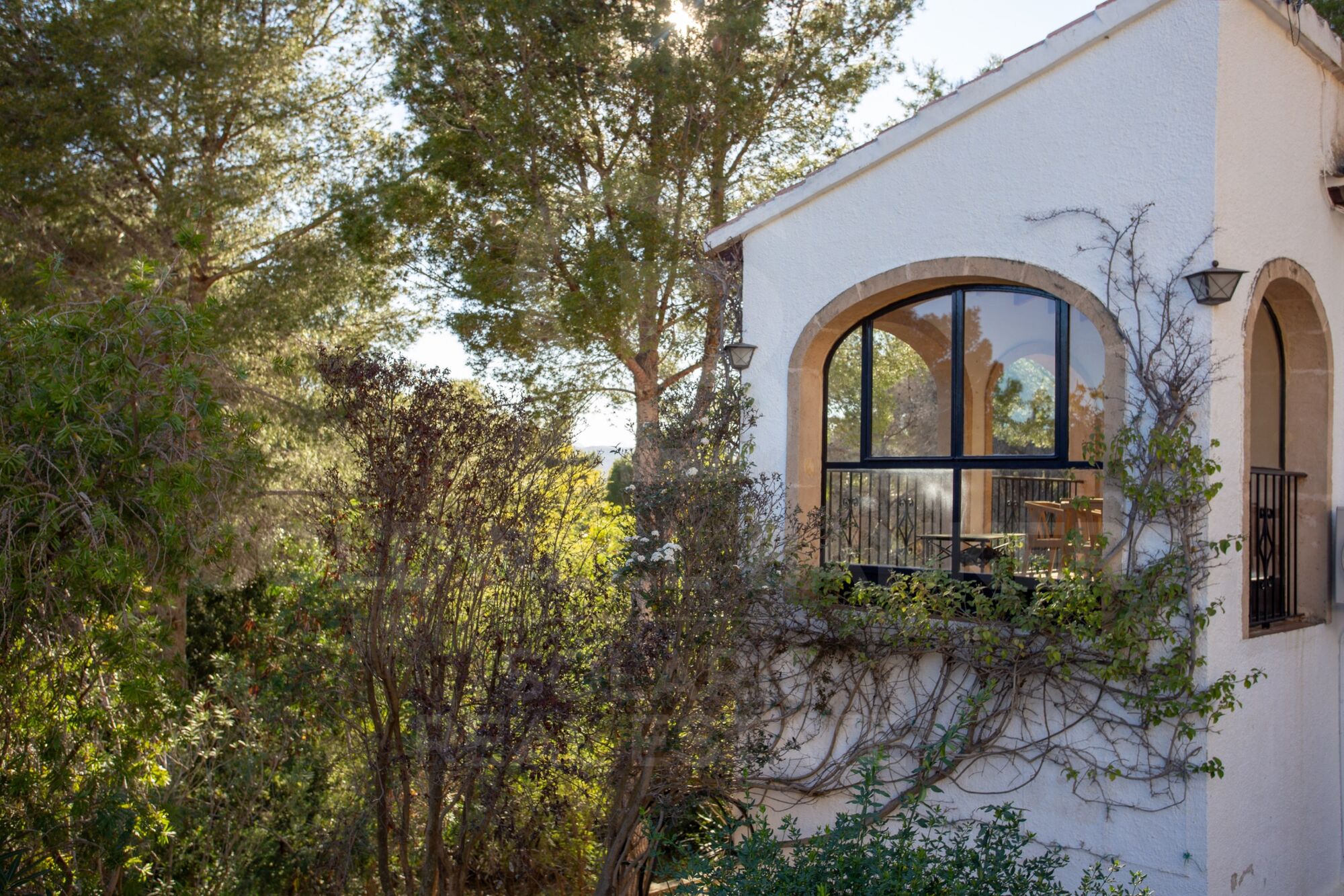 Encantadora villa en el Montgó con amplia parcela y potencial de ampliación