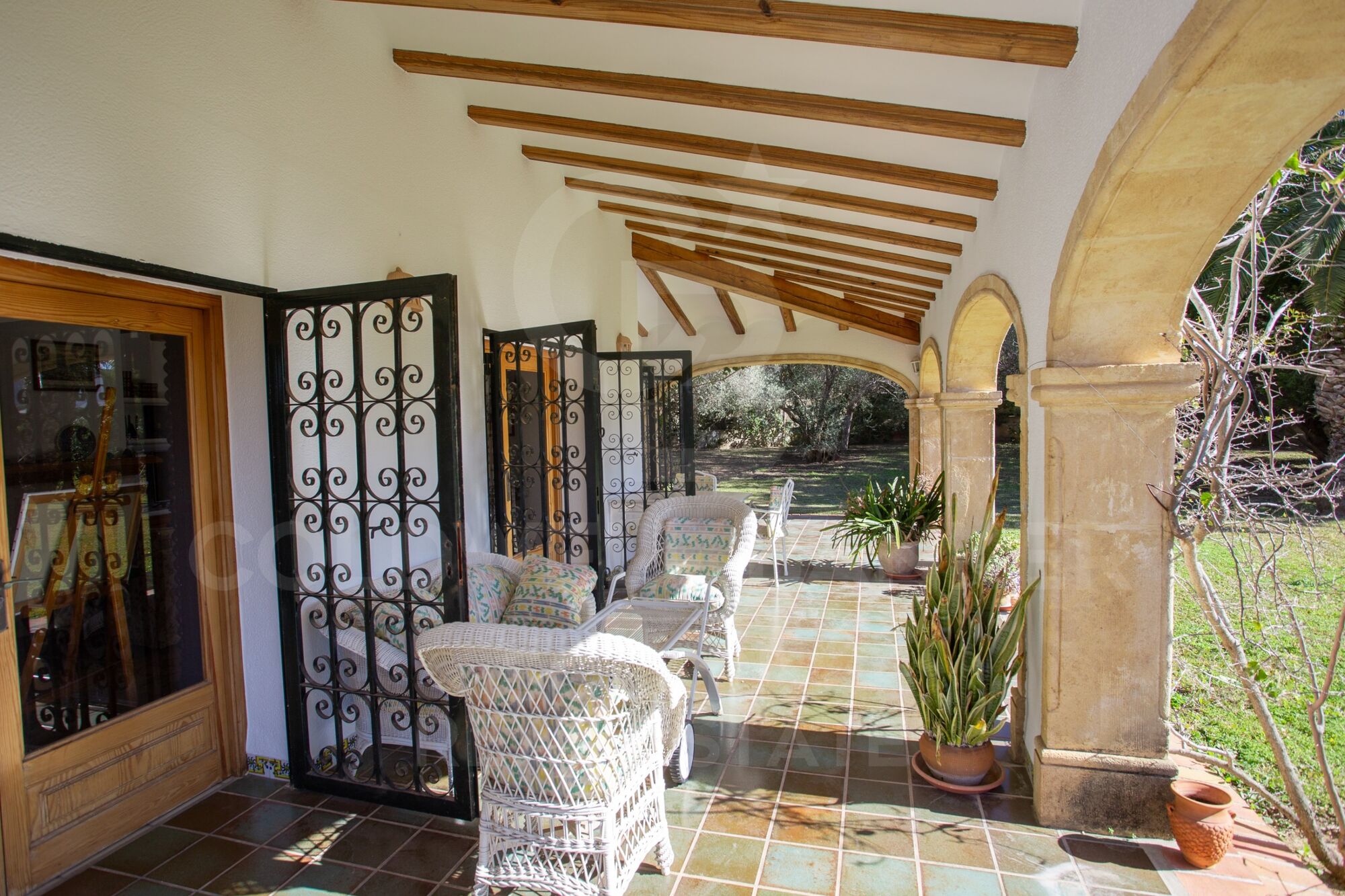 Spacious villa on one floor with a large plot and great development potential
