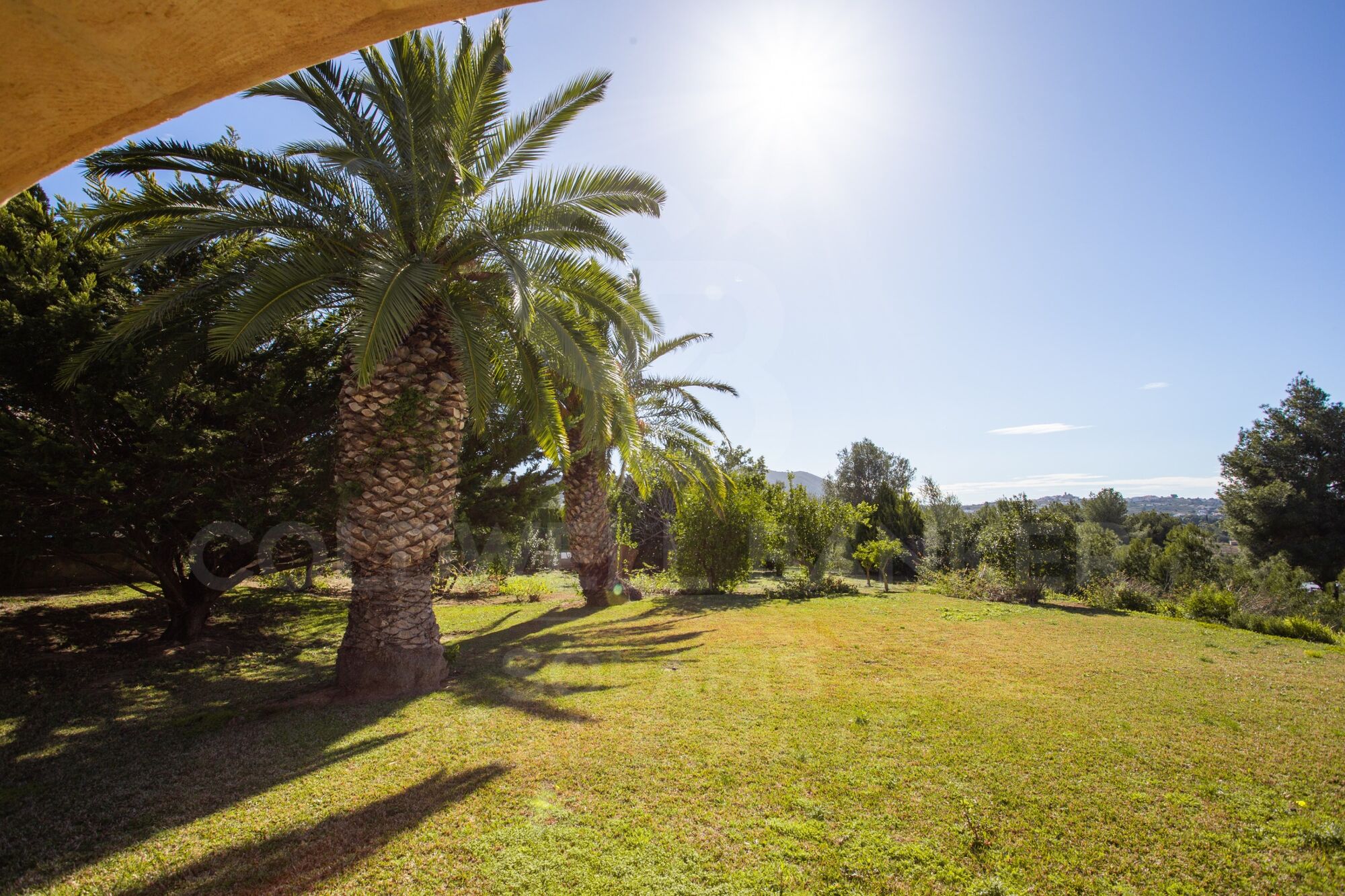 Spacious villa on one floor with a large plot and great development potential