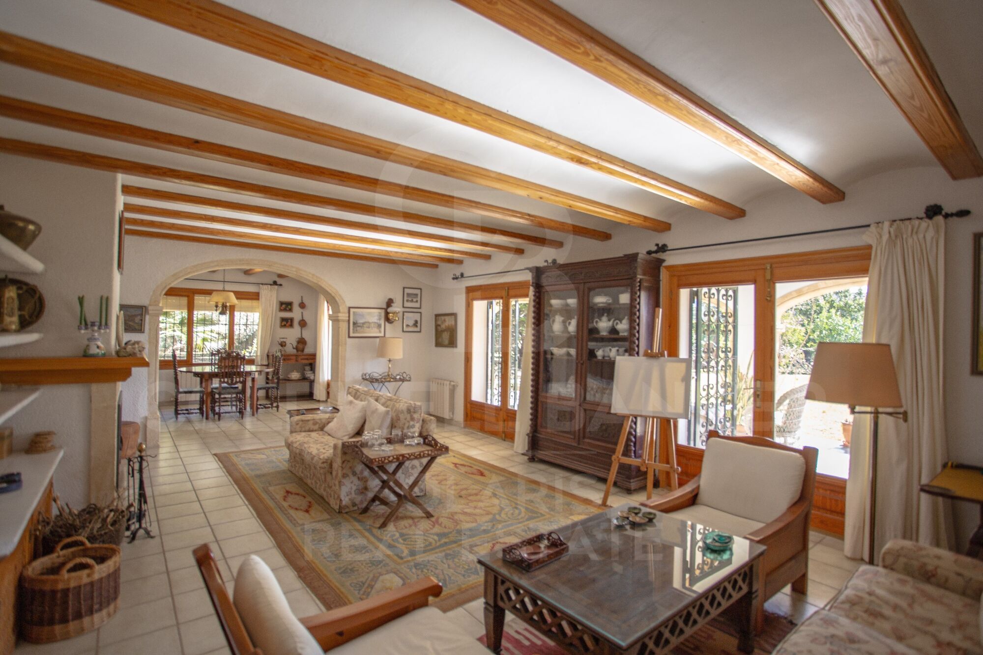 Spacious villa on one floor with a large plot and great development potential