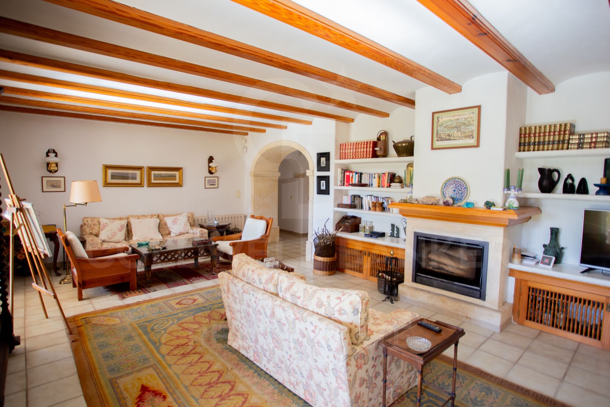 Spacious villa on one floor with a large plot and great development potential