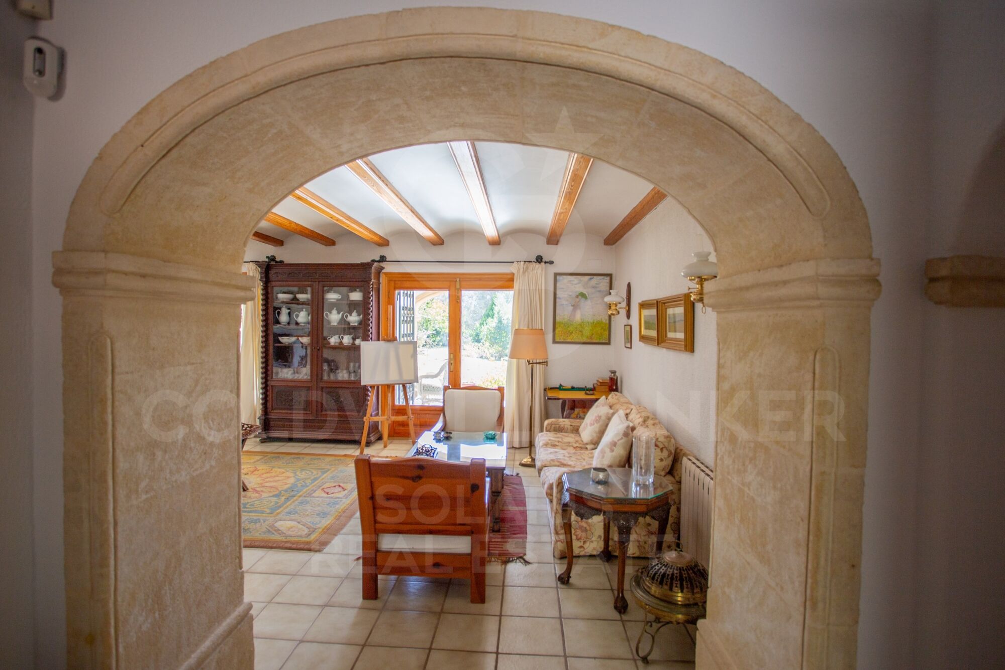 Spacious villa on one floor with a large plot and great development potential