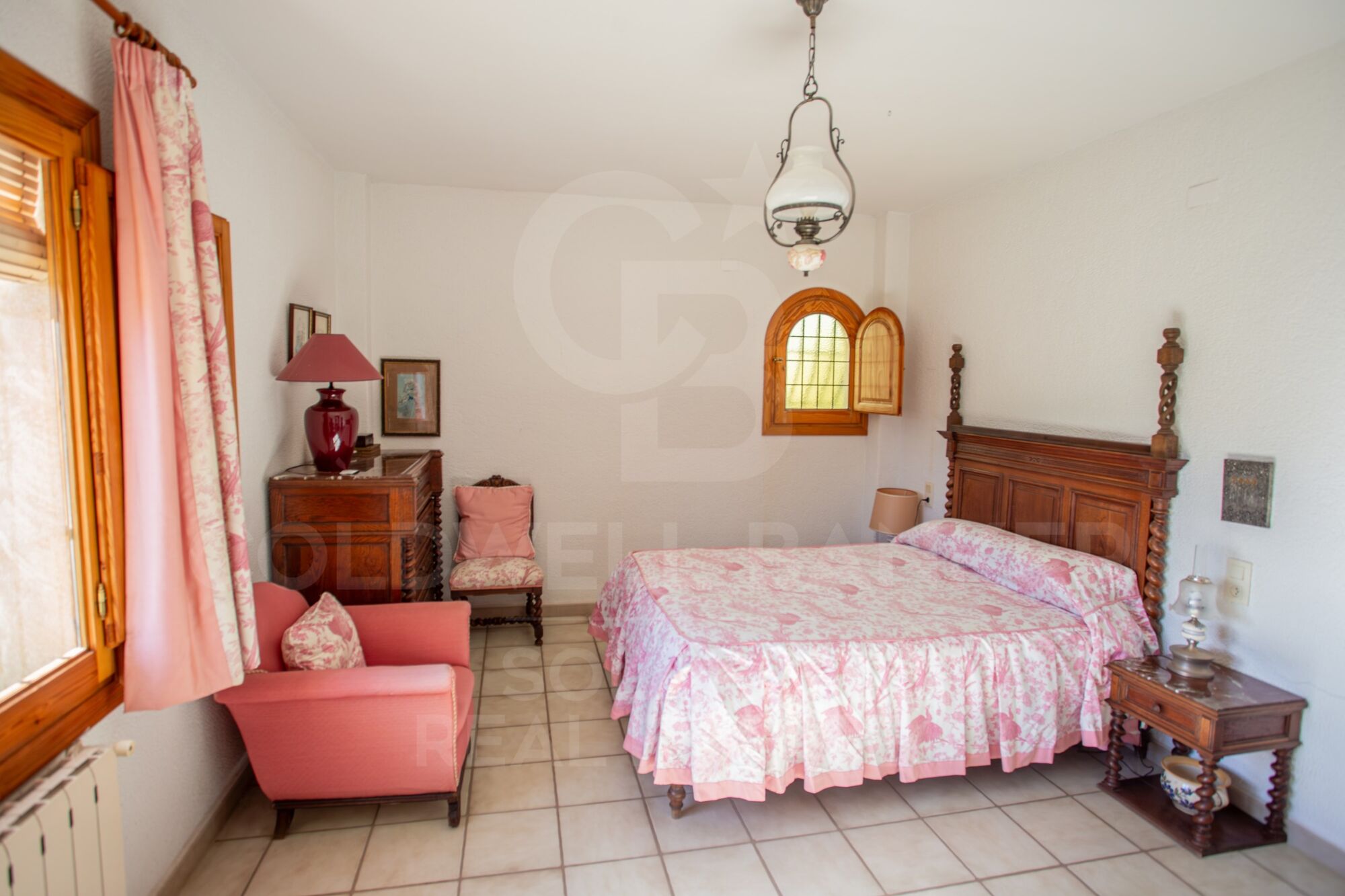 Spacious villa on one floor with a large plot and great development potential