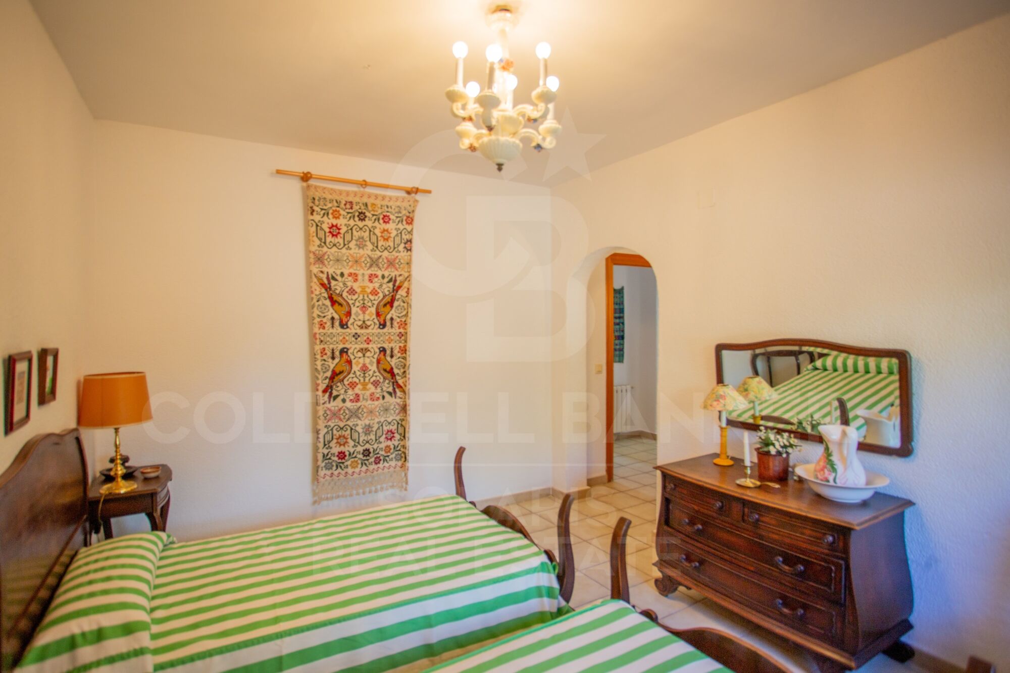 Spacious villa on one floor with a large plot and great development potential