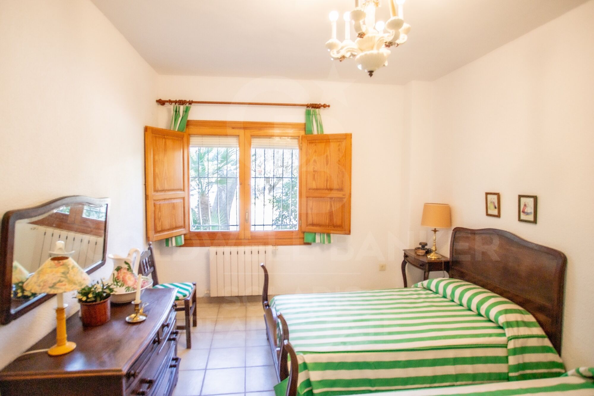 Spacious villa on one floor with a large plot and great development potential