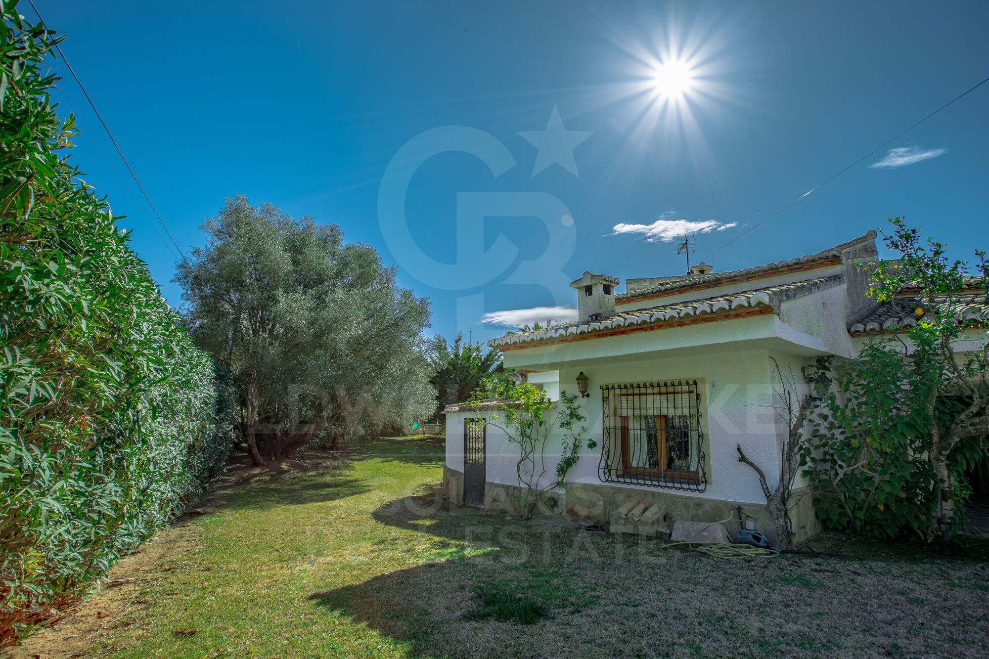 Spacious villa on one floor with a large plot and great development potential
