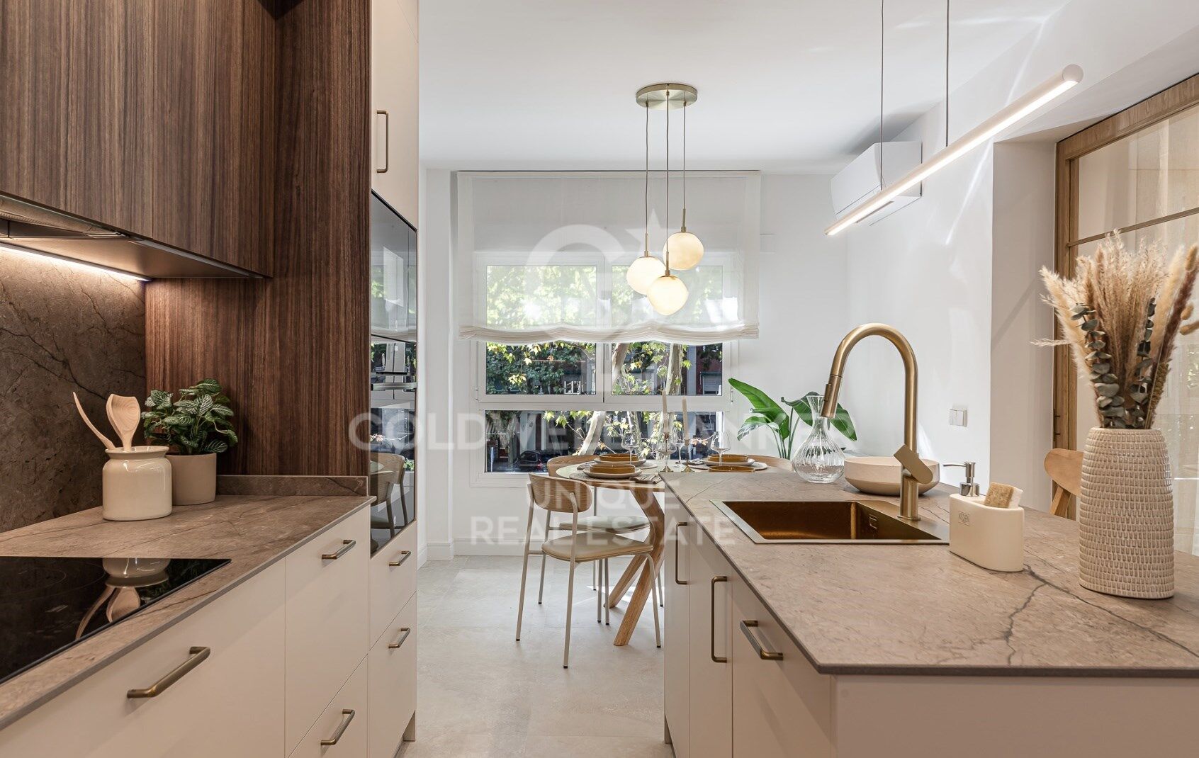 Piso de 4 habitaciones, terraza y garaje en Cuatro caminos