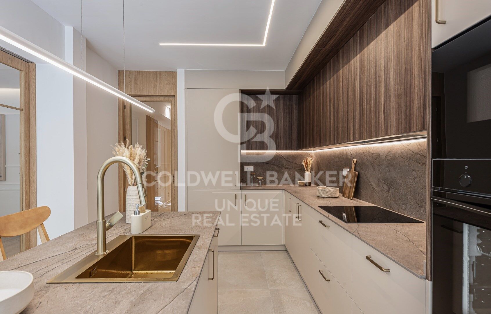 Piso de 4 habitaciones, terraza y garaje en Cuatro caminos