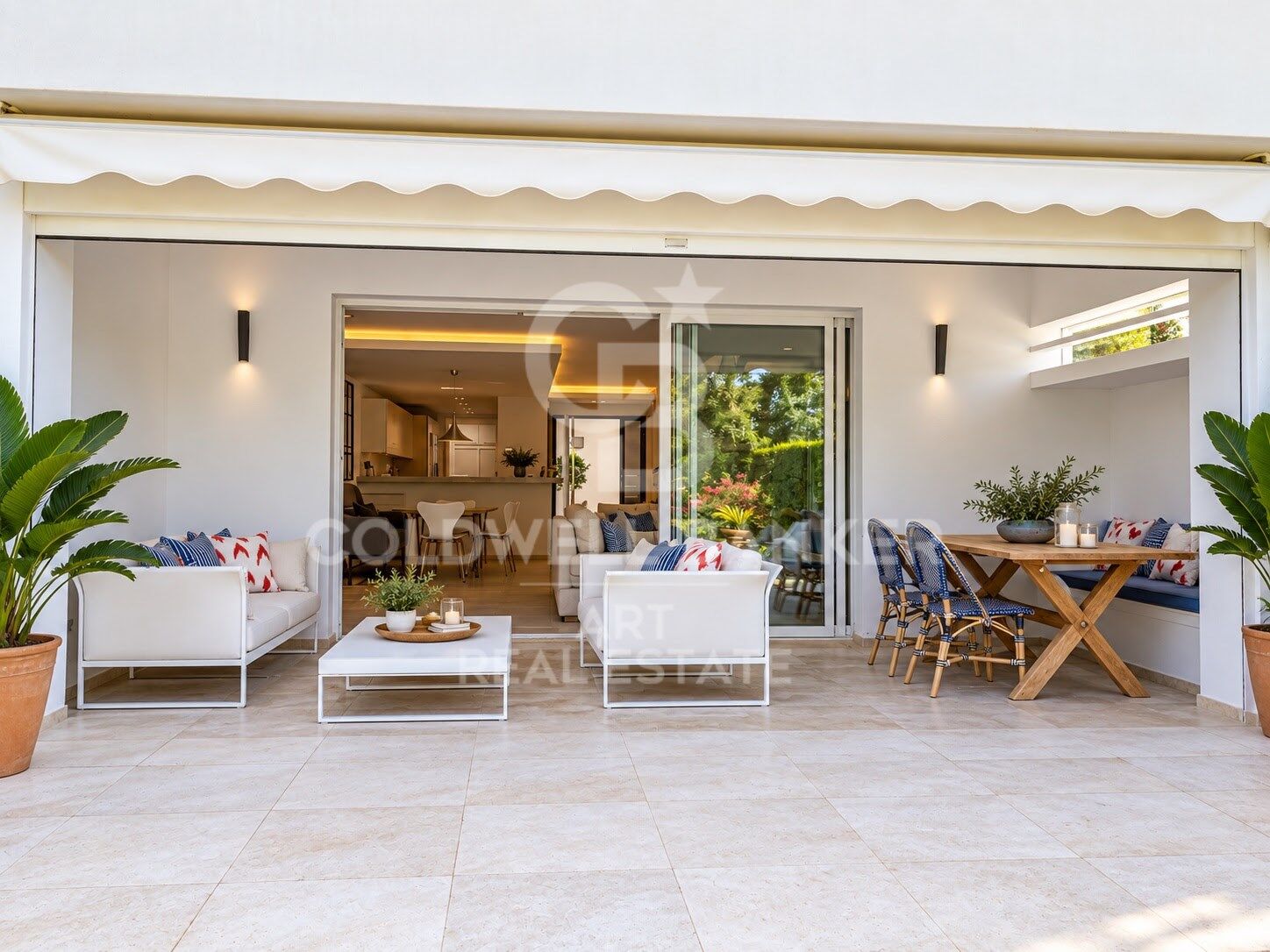 Townhouse with La Concha Views in the Heart of Golf Valley