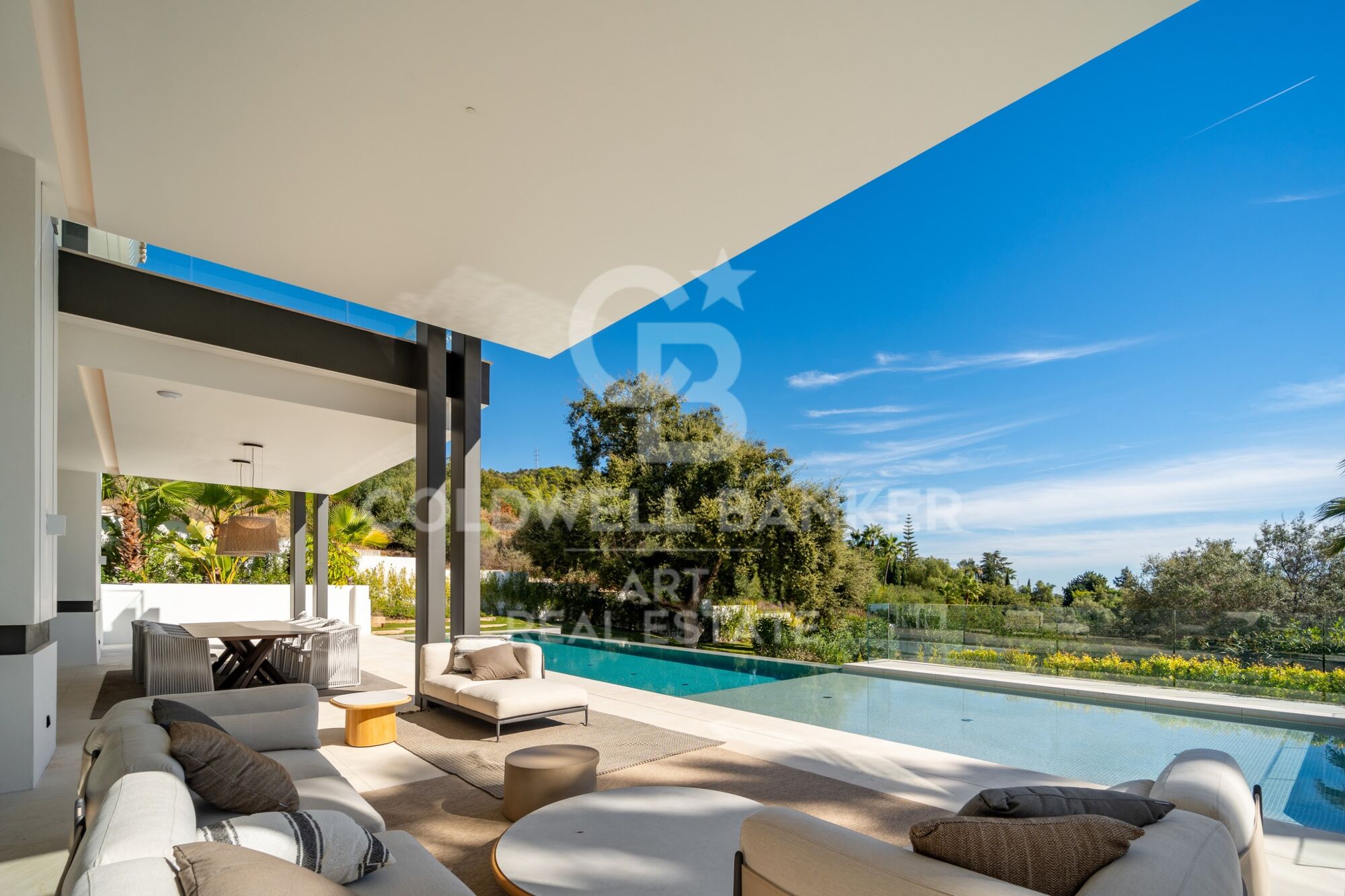 Contemporary Mediterranean Elegance in Cascada de Camoján