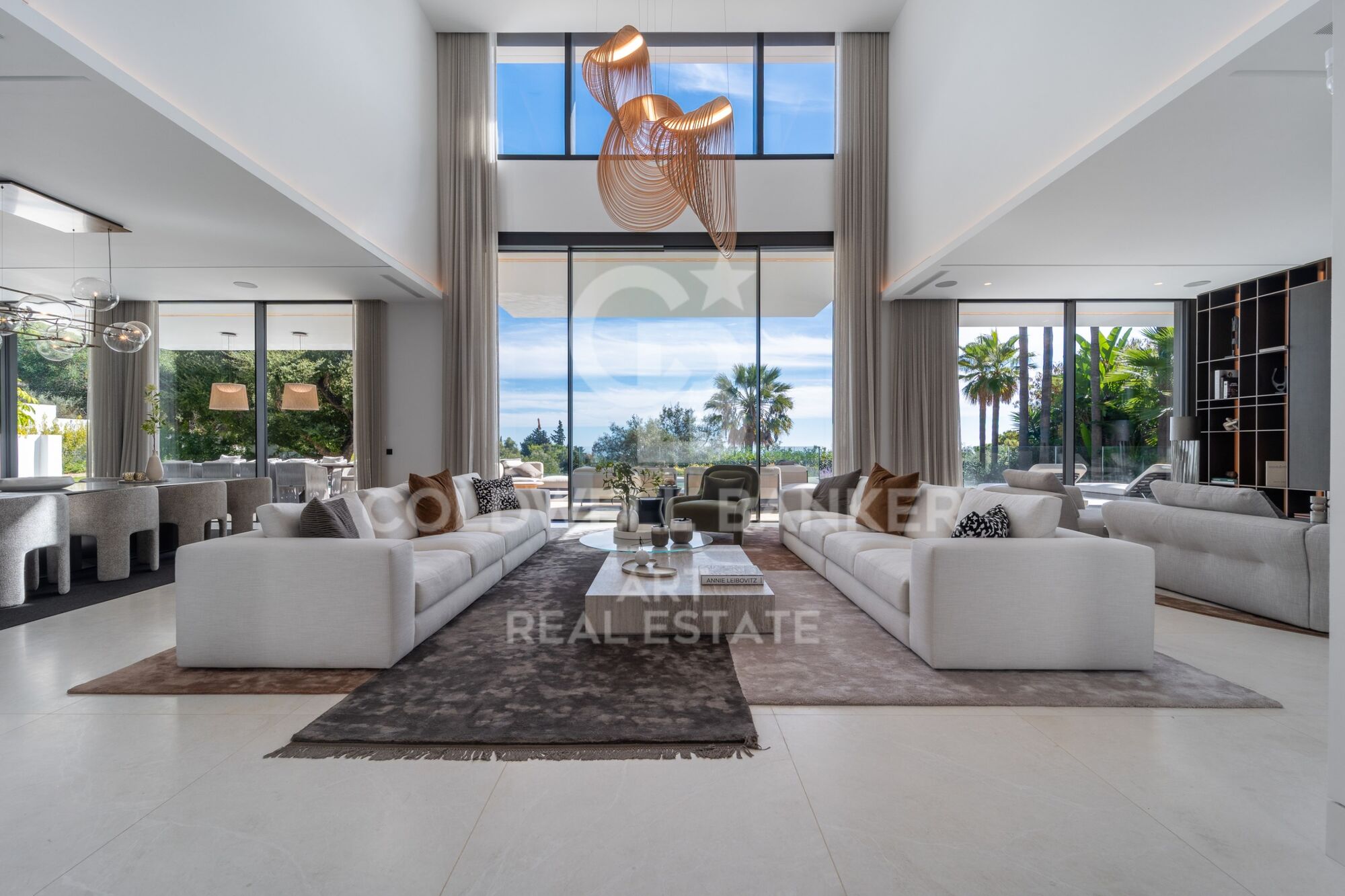 Contemporary Mediterranean Elegance in Cascada de Camoján
