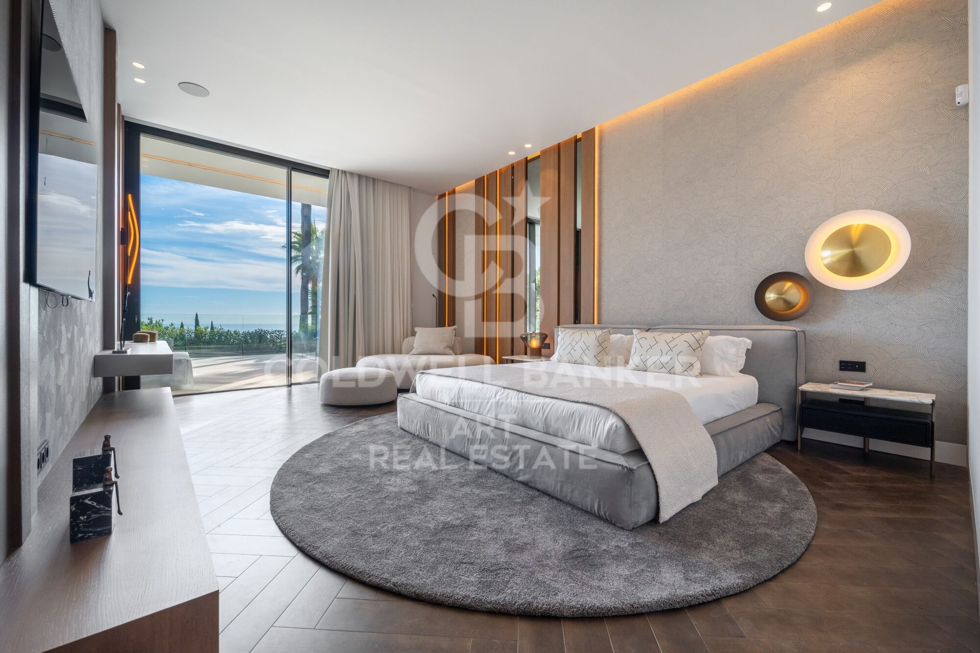 Contemporary Mediterranean Elegance in Cascada de Camoján