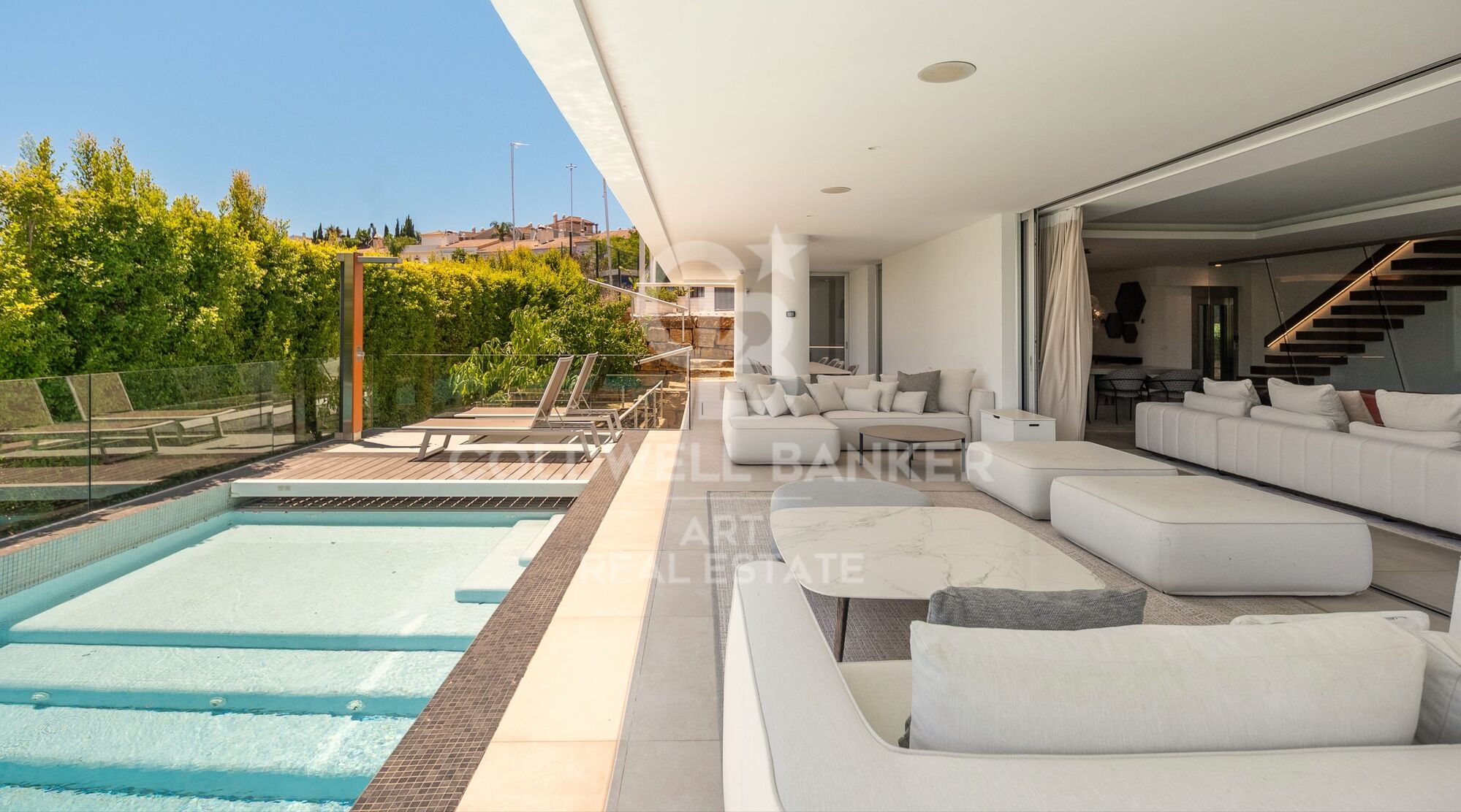 Contemporary Villa by the Golf Course with Panoramic Views