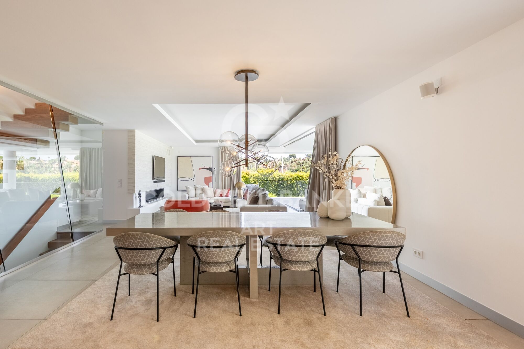 Contemporary Villa by the Golf Course with Panoramic Views