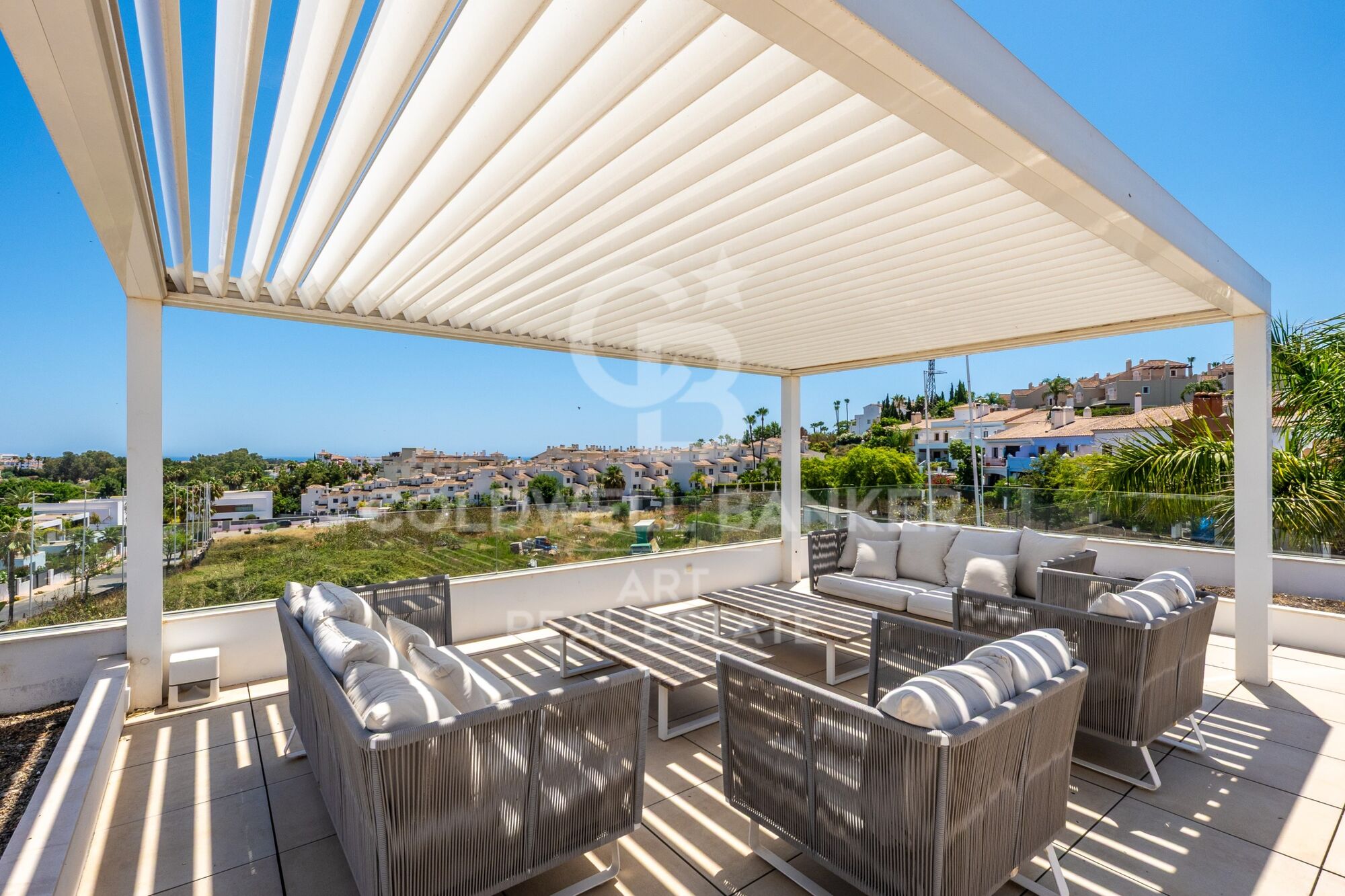 Contemporary Villa by the Golf Course with Panoramic Views