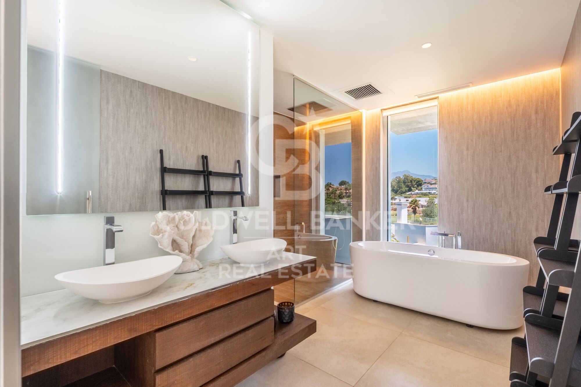 Contemporary Villa by the Golf Course with Panoramic Views