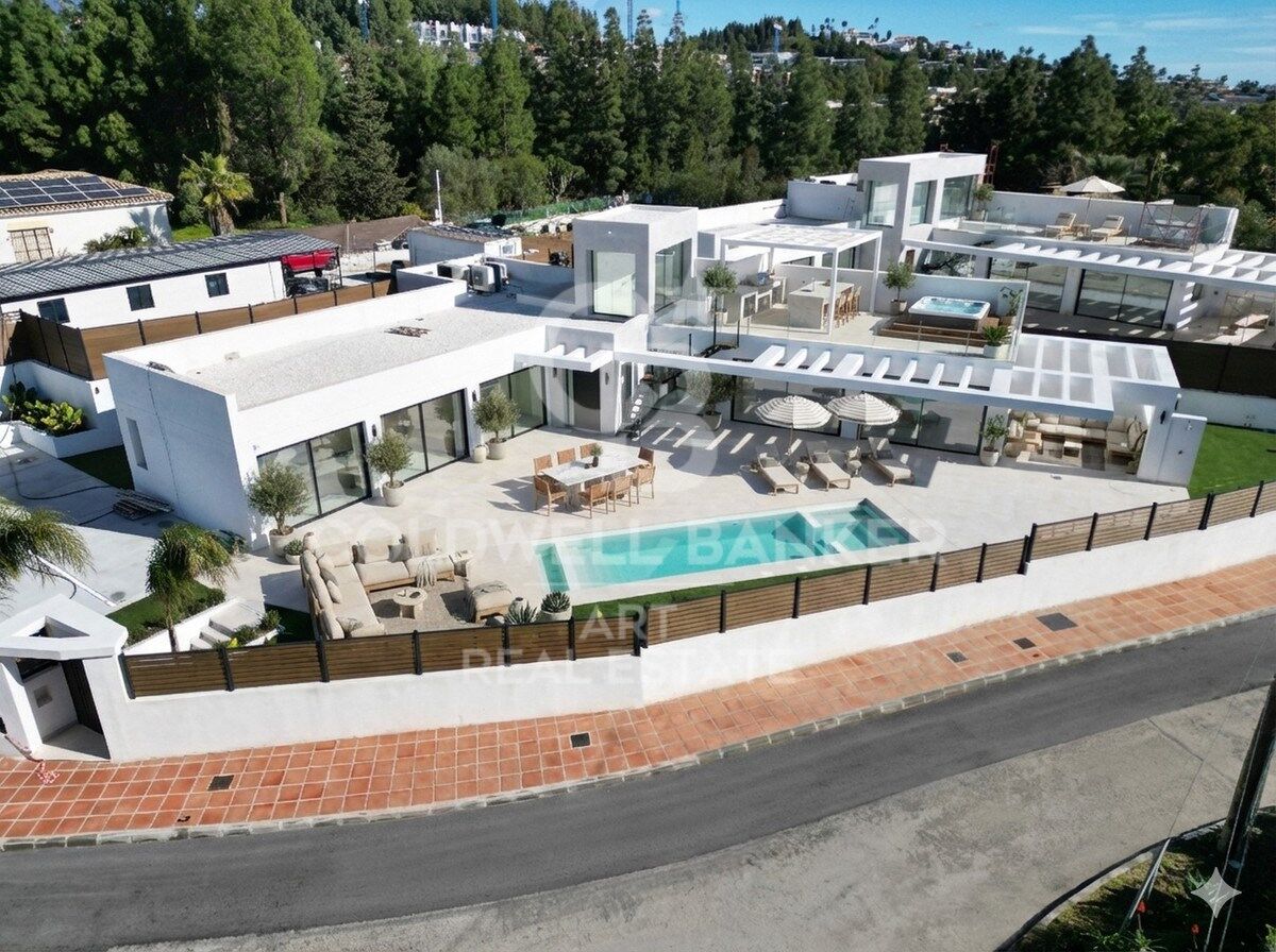 Spectaculaire villa de luxe à El Chaparral, à quelques minutes de la plage de Mijas.