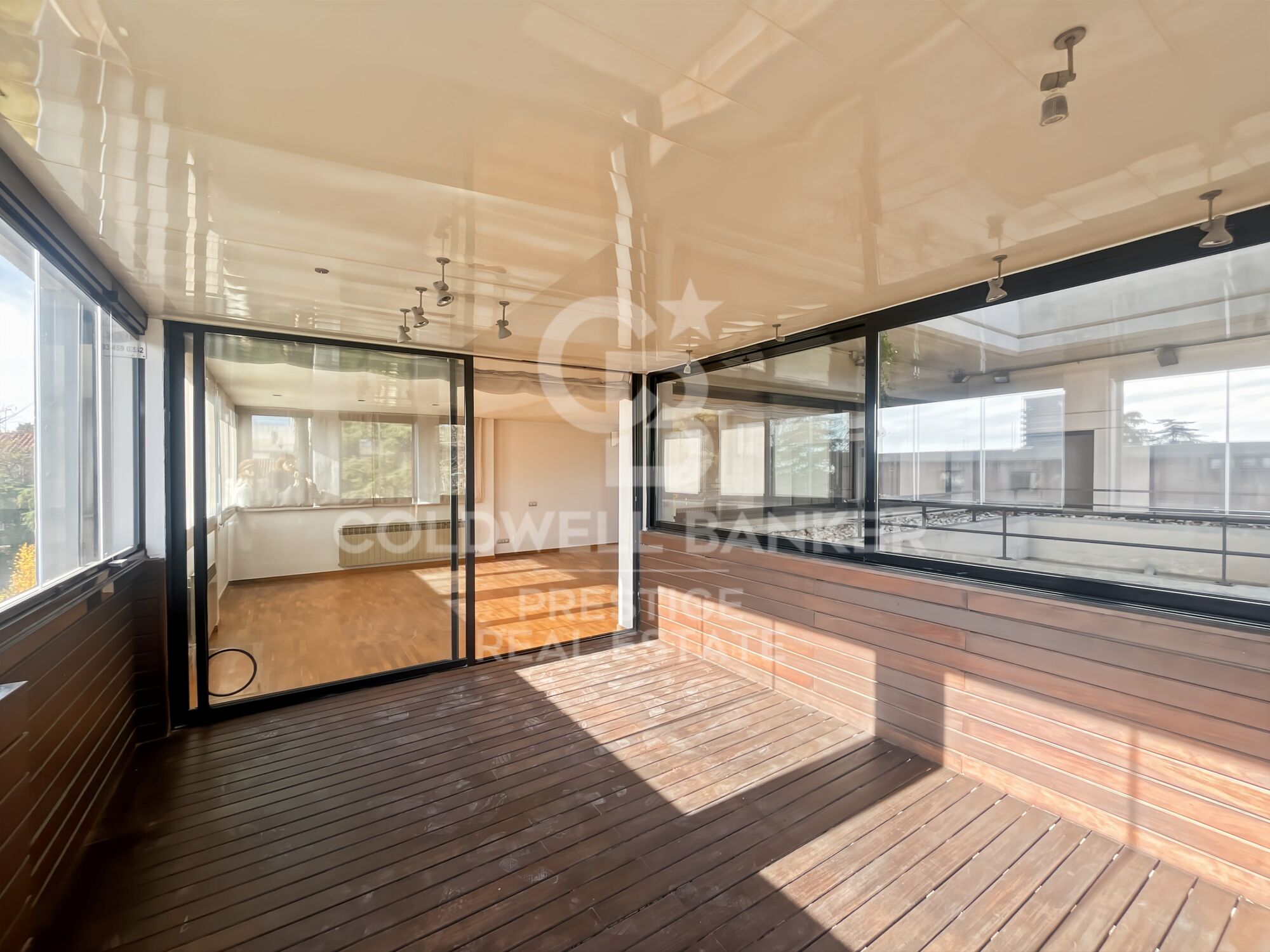 Apartment for sale in Finestrelles with 2 parking spaces and communal pool