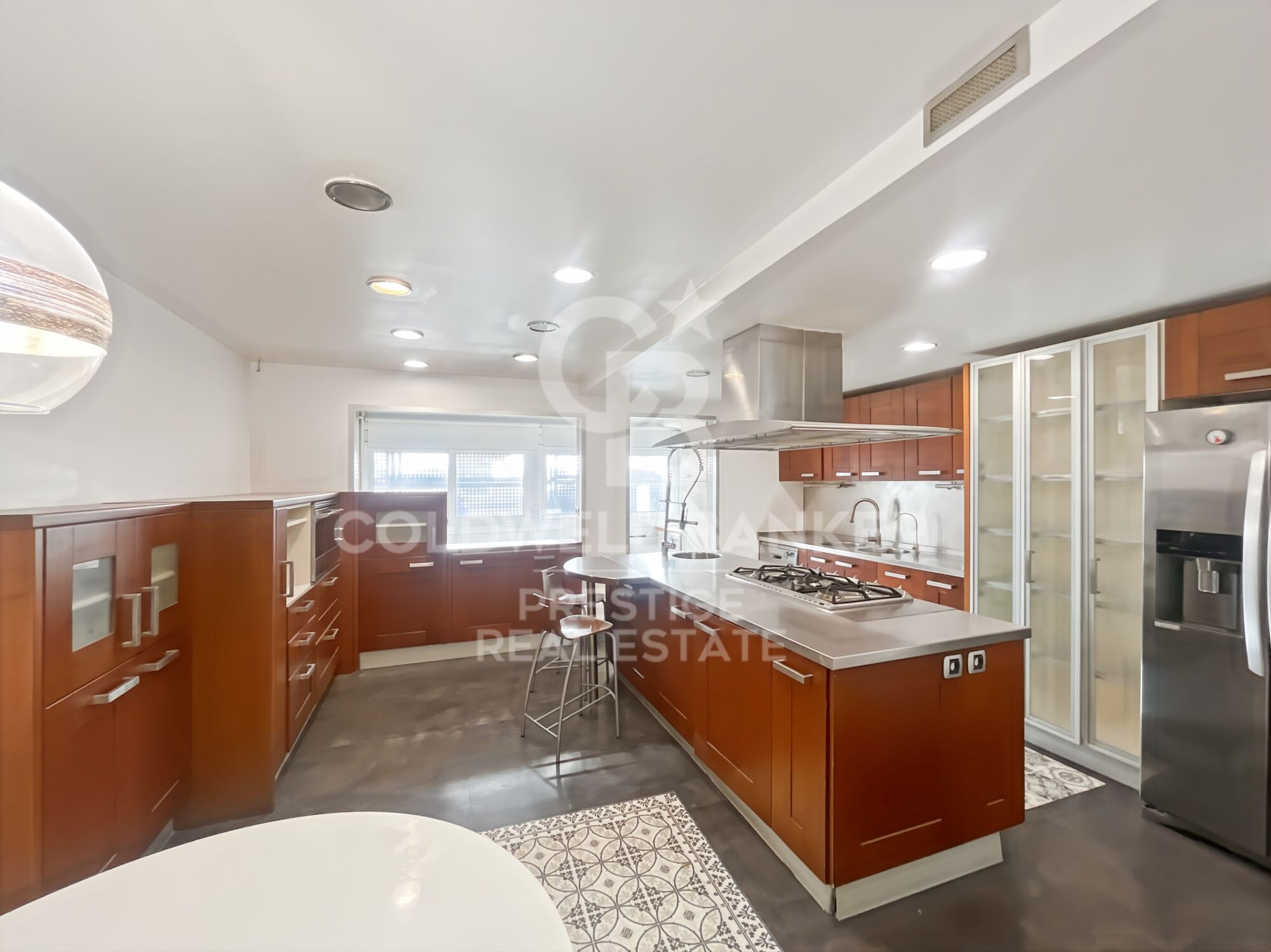 Apartment for sale in Finestrelles with 2 parking spaces and communal pool