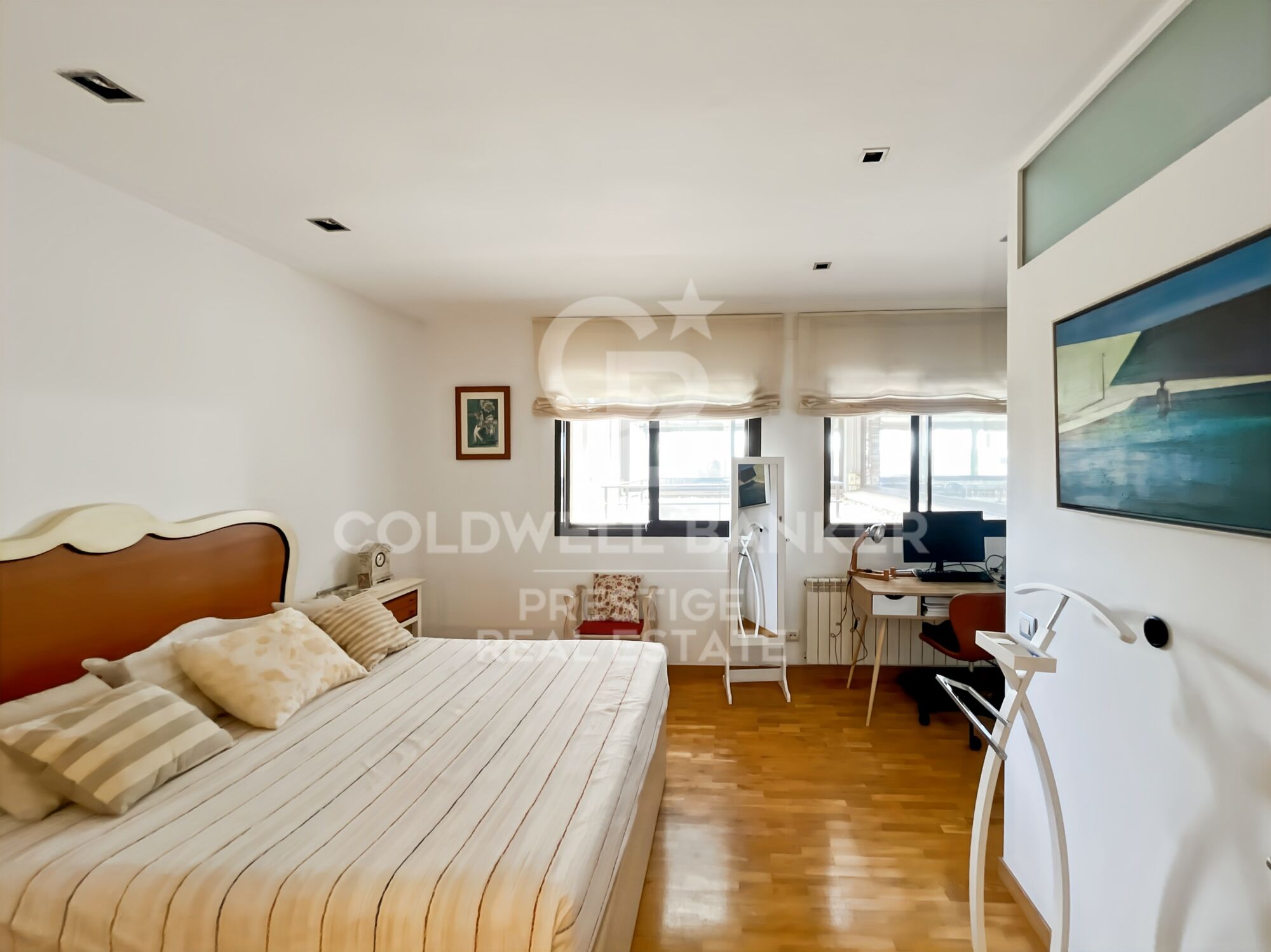 Apartment for sale in Finestrelles with 2 parking spaces and communal pool