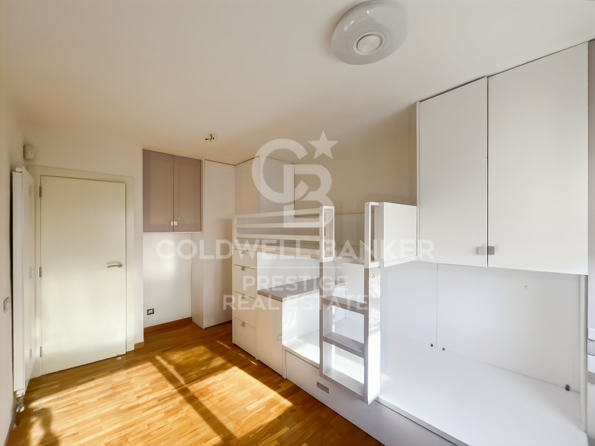 Apartment for sale in Finestrelles with 2 parking spaces and communal pool