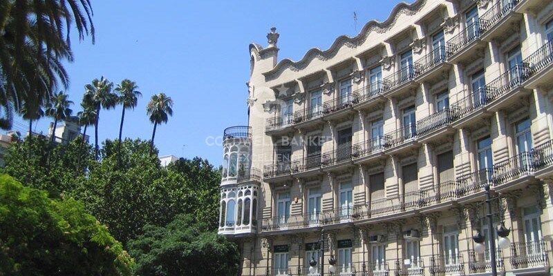 Piso contemporáneo para entrar a vivir en calle Ciscar, L'Eixample.