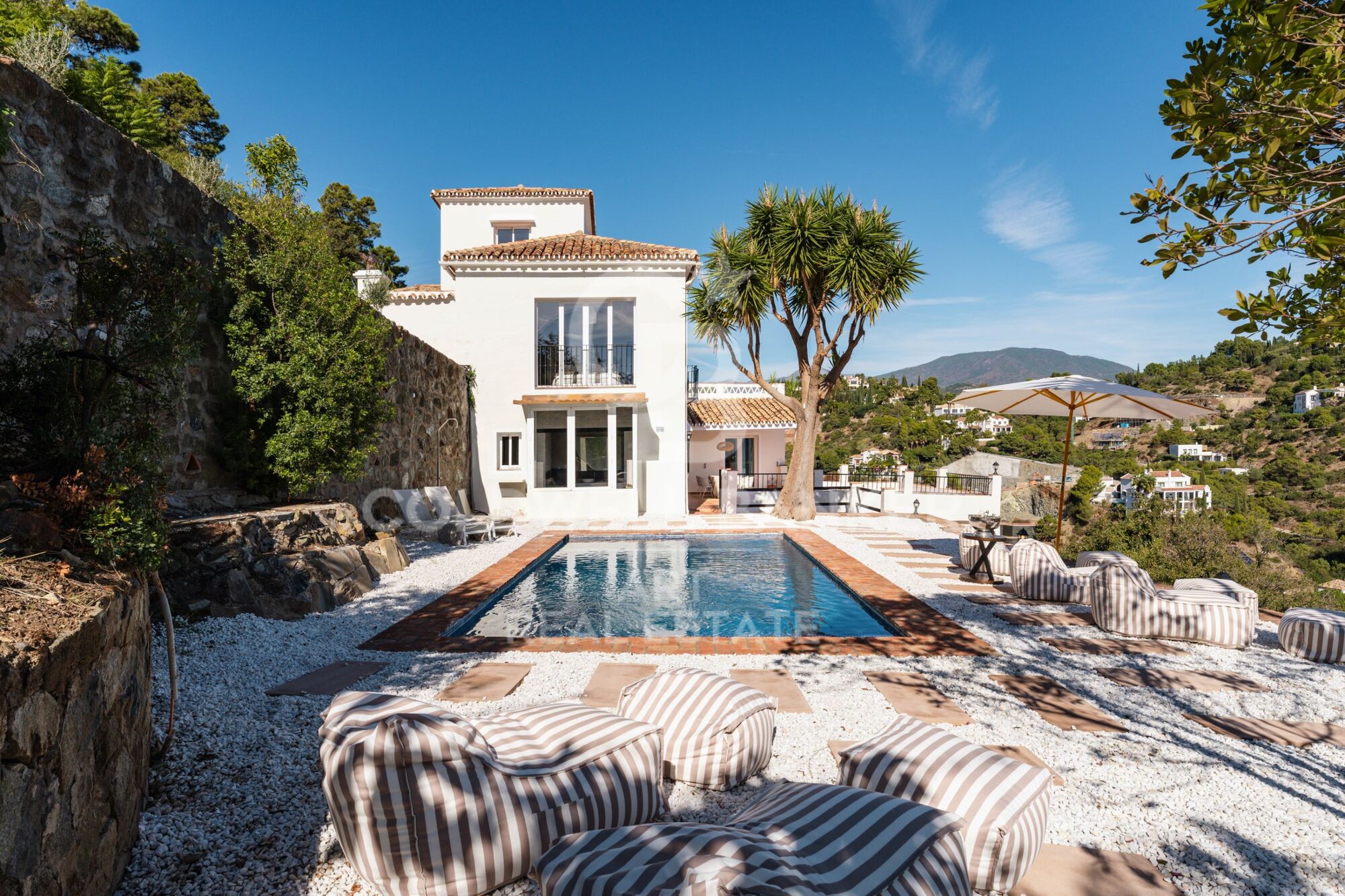 Exclusive property with exceptional potential in El Madroñal, Benahavís