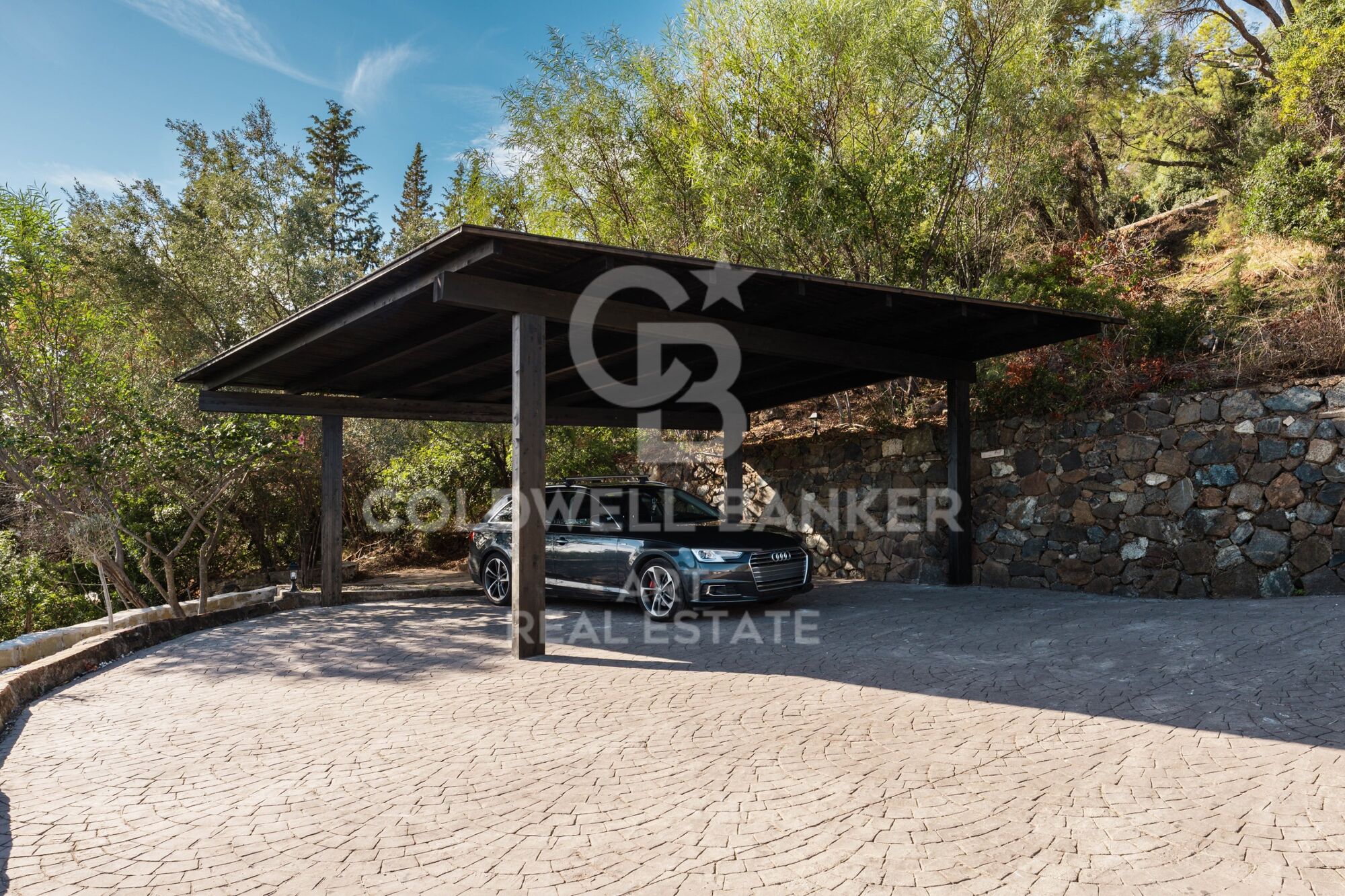 Exclusive property with exceptional potential in El Madroñal, Benahavís