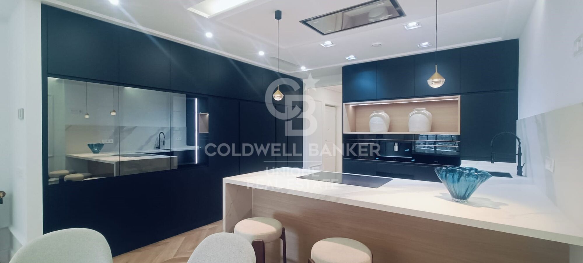 3-Bedroom Apartment with Private Parking in Salamanca