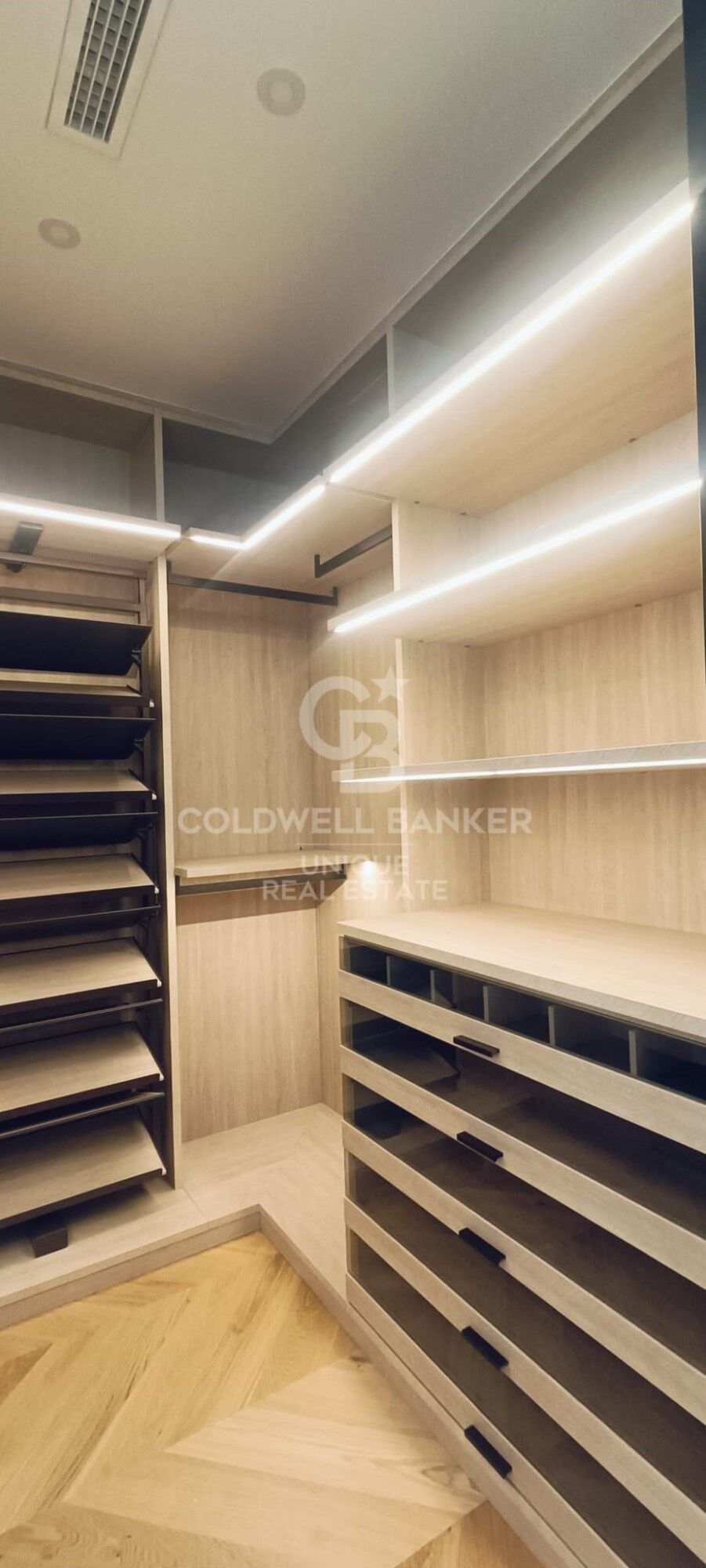 3-Bedroom Apartment with Private Parking in Salamanca