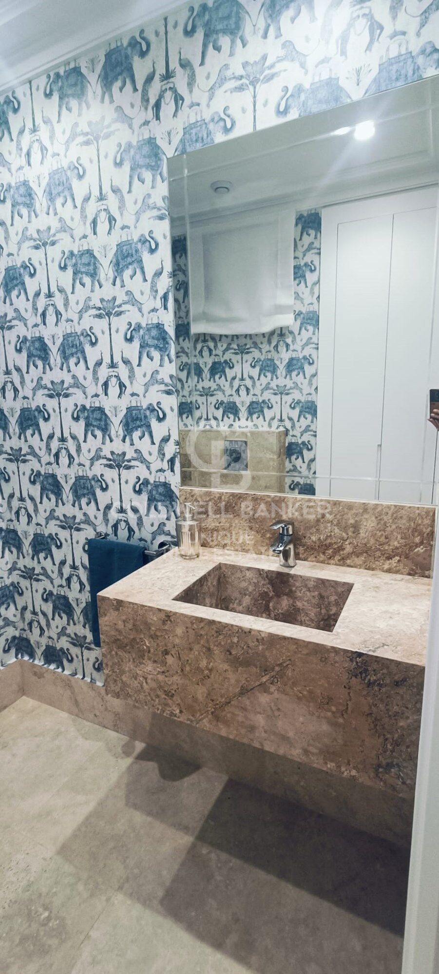 3-Bedroom Apartment with Private Parking in Salamanca