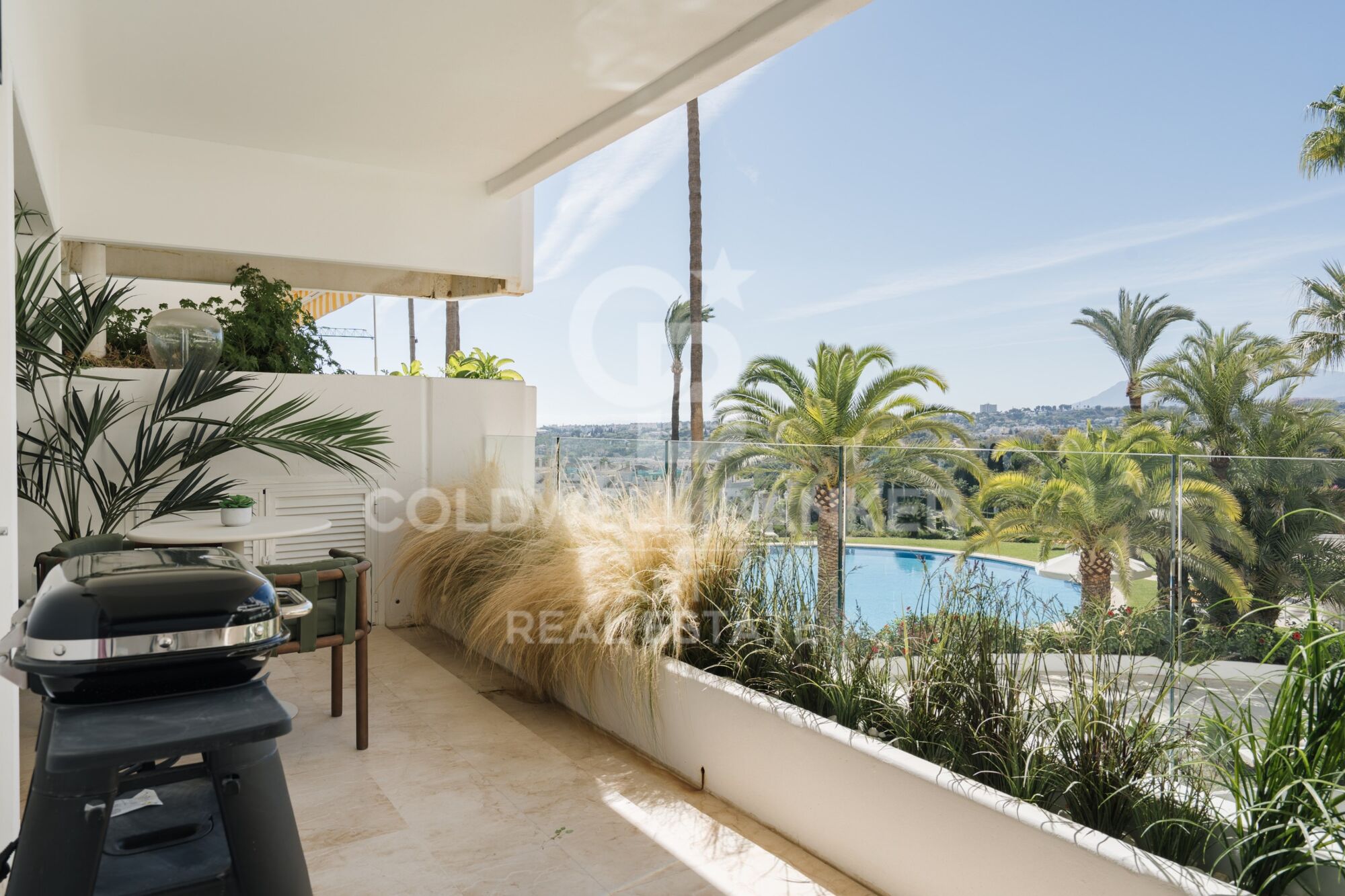 Renovated Apartment with Sea Views on Marbella's Golden Mile